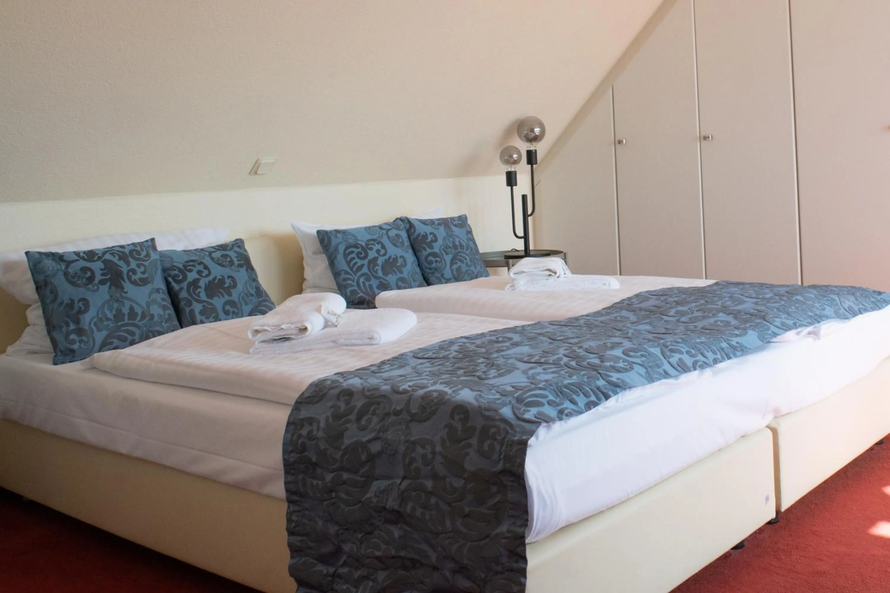 Bed in Ferienwohnung Geestemuende