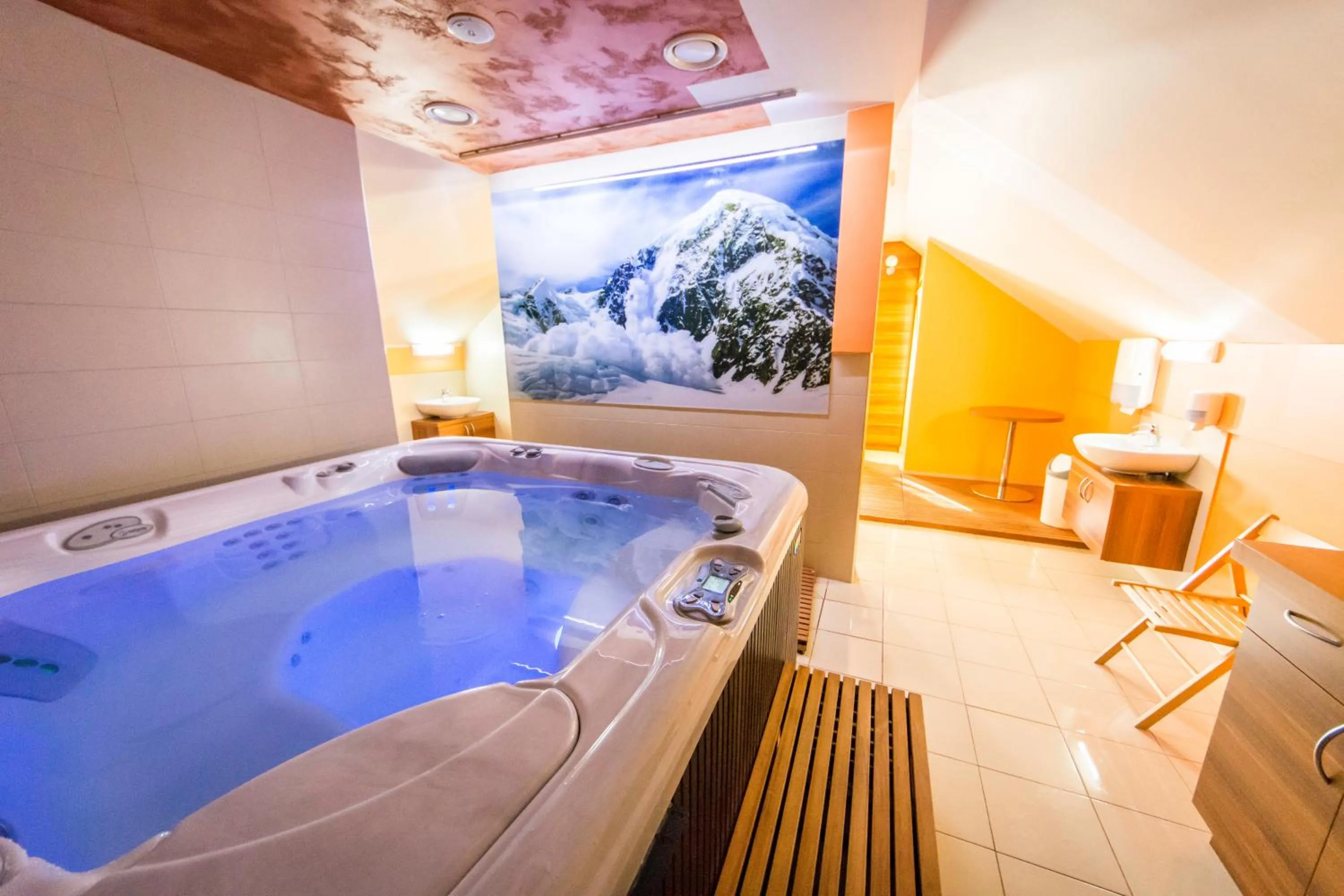 Hot Spring Bath in Domačija Vodnik & Apartments