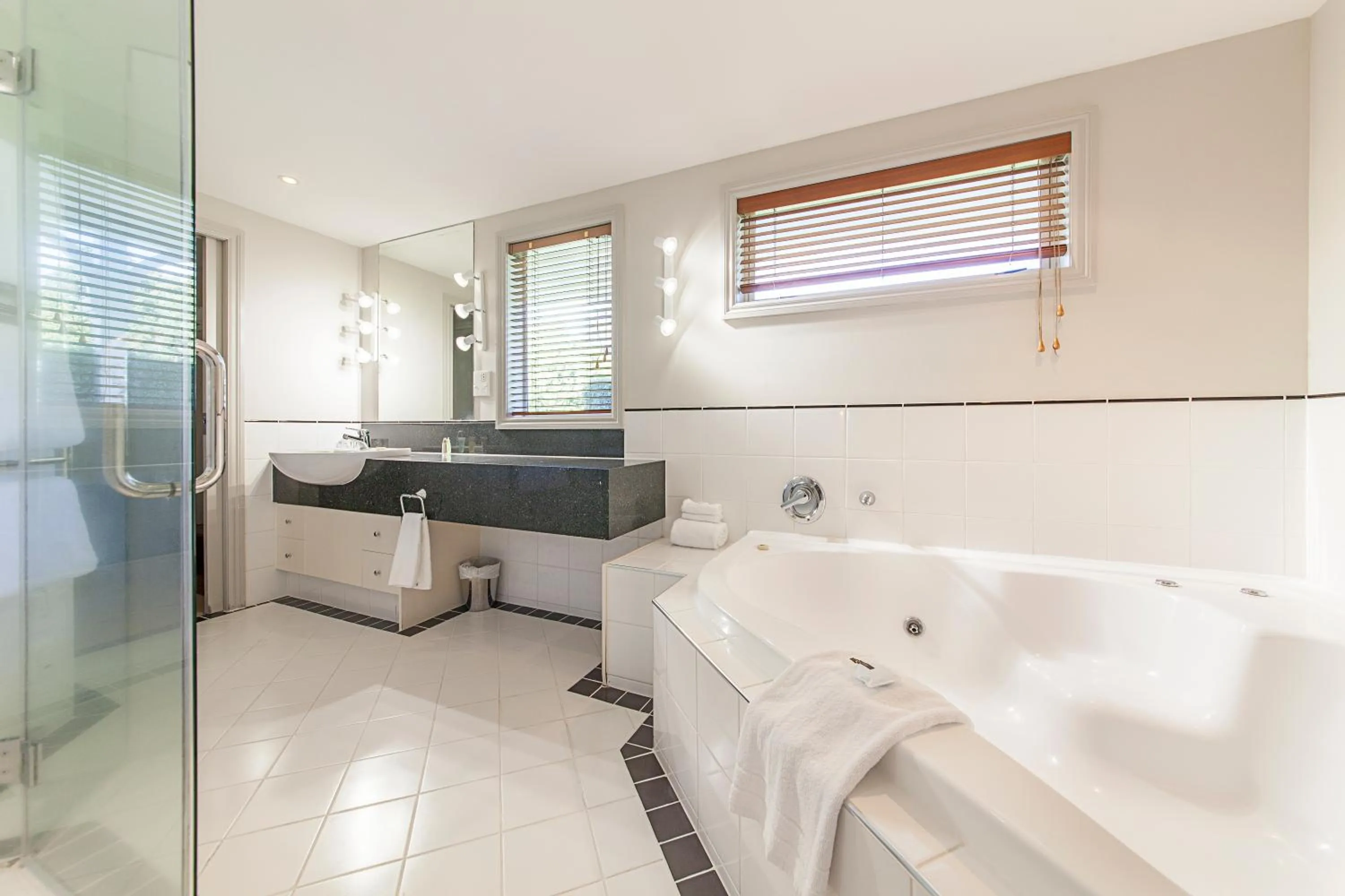 Hot Tub in VR Rotorua Lake Resort