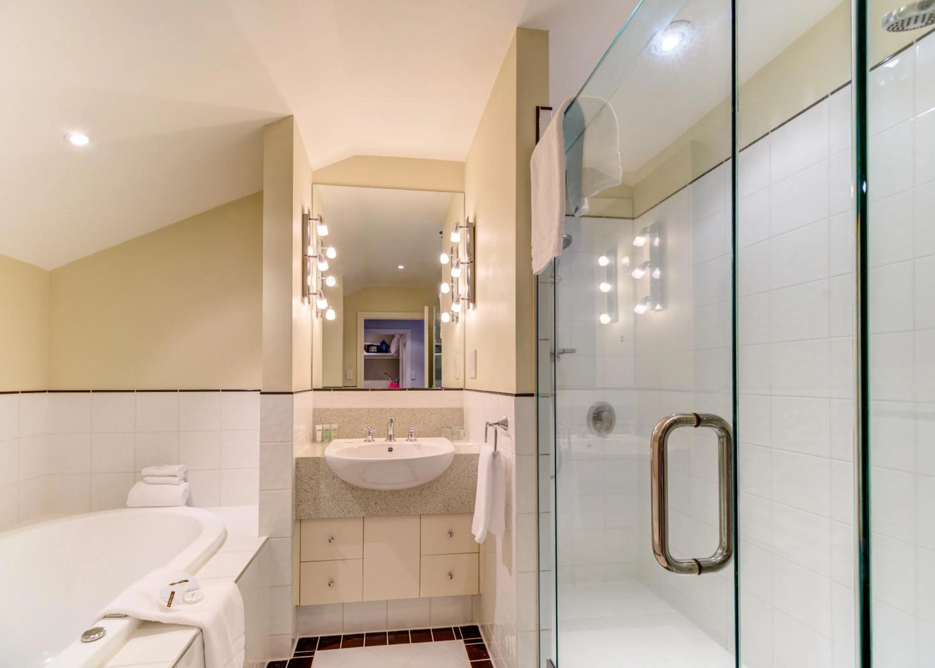 Bathroom in VR Rotorua Lake Resort