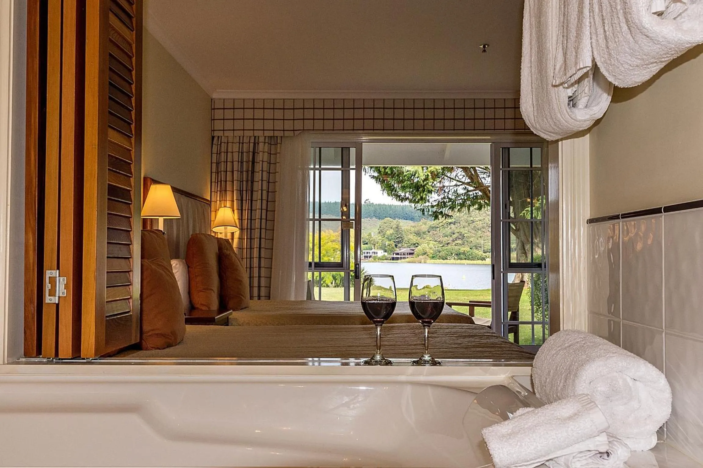 Day in VR Rotorua Lake Resort