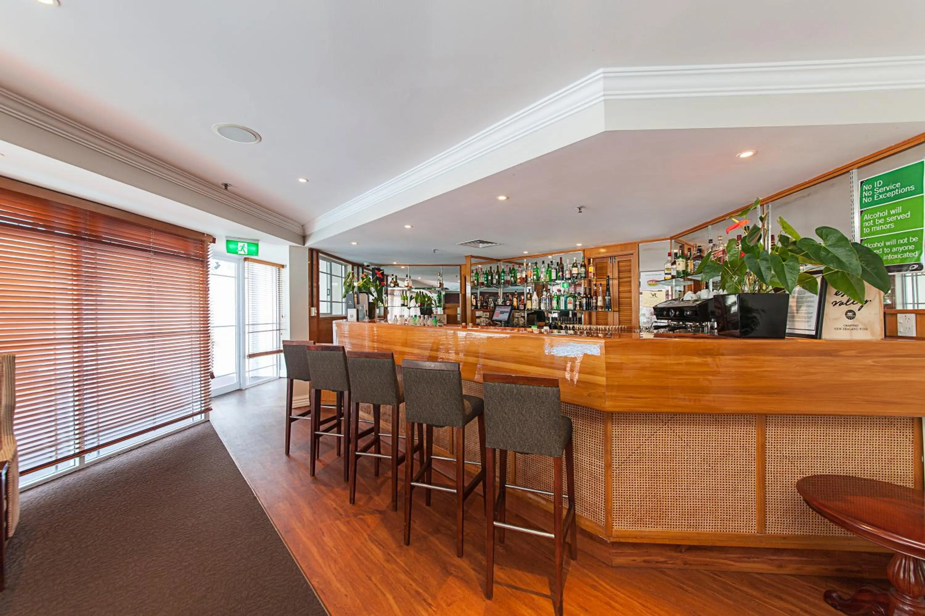 Lounge or bar in VR Rotorua Lake Resort