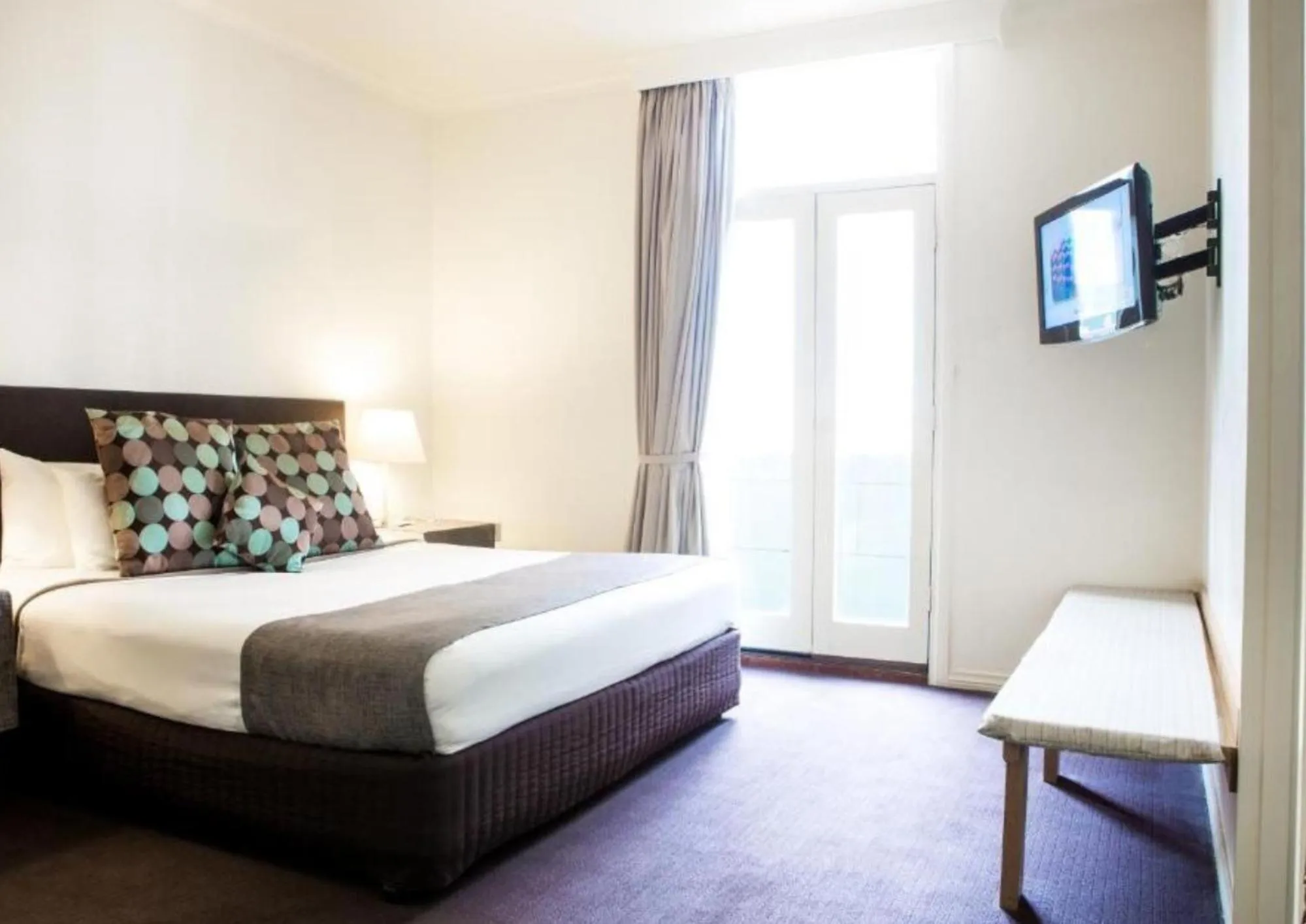 Bedroom, Bed in The Richmond Hotel - Adelaide