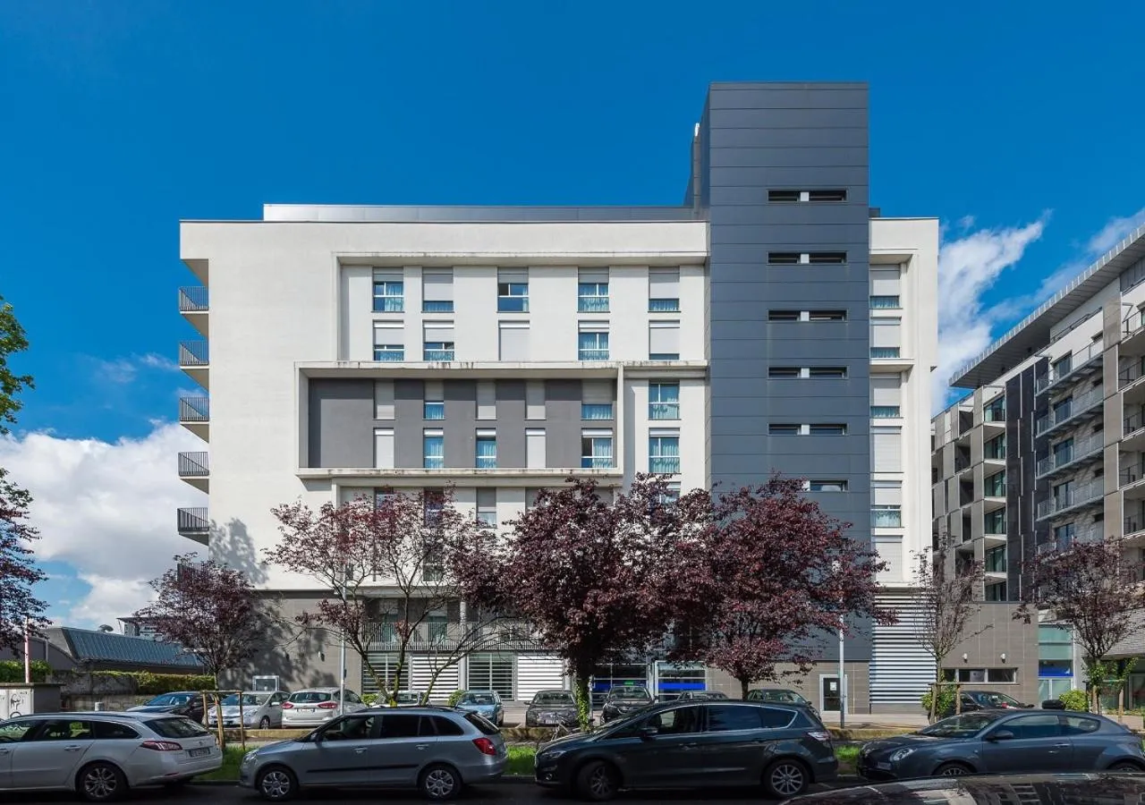 Property building in Camplus Turro Casa per Ferie