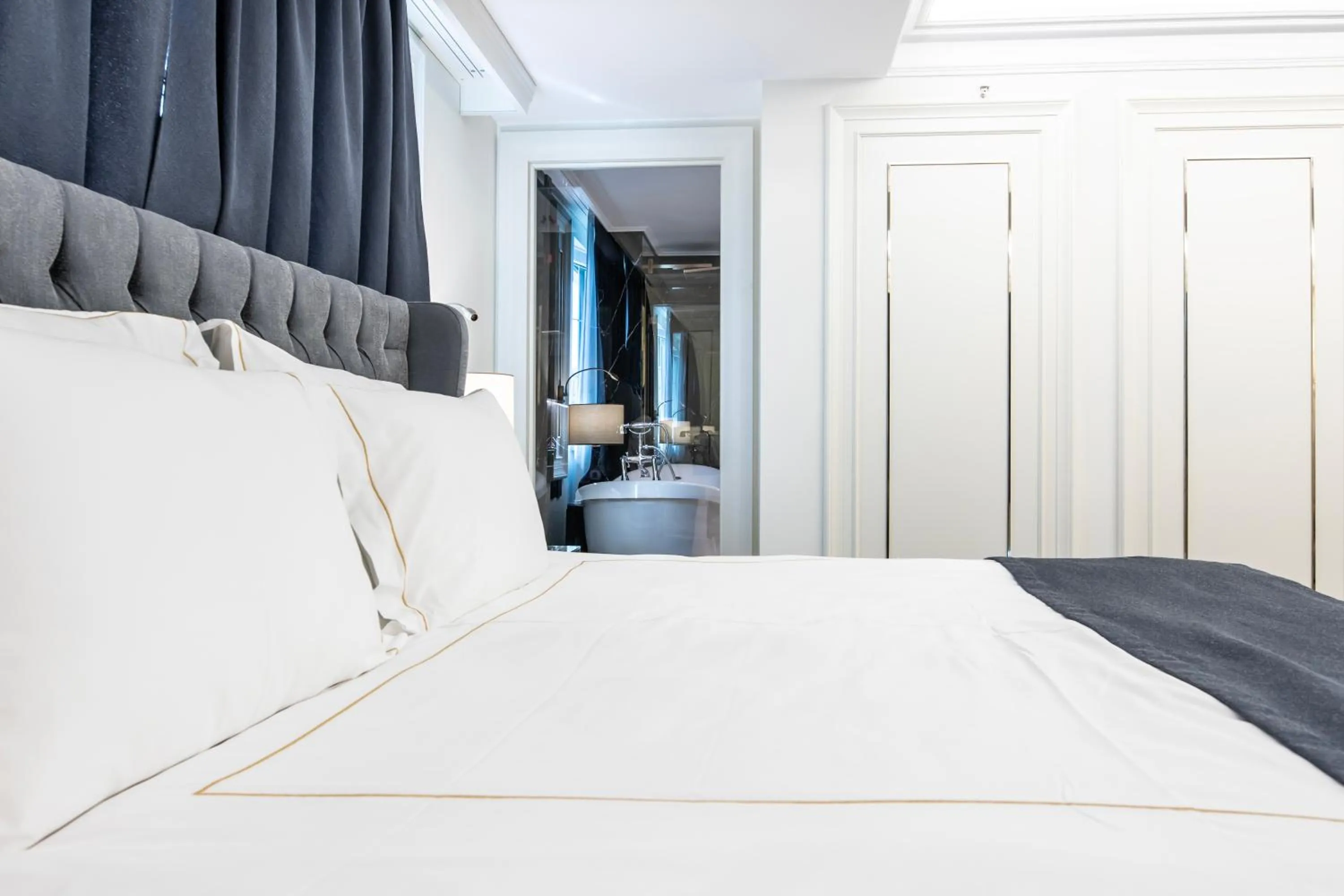 Bed in Xheko Imperial Luxury Hotel & SPA