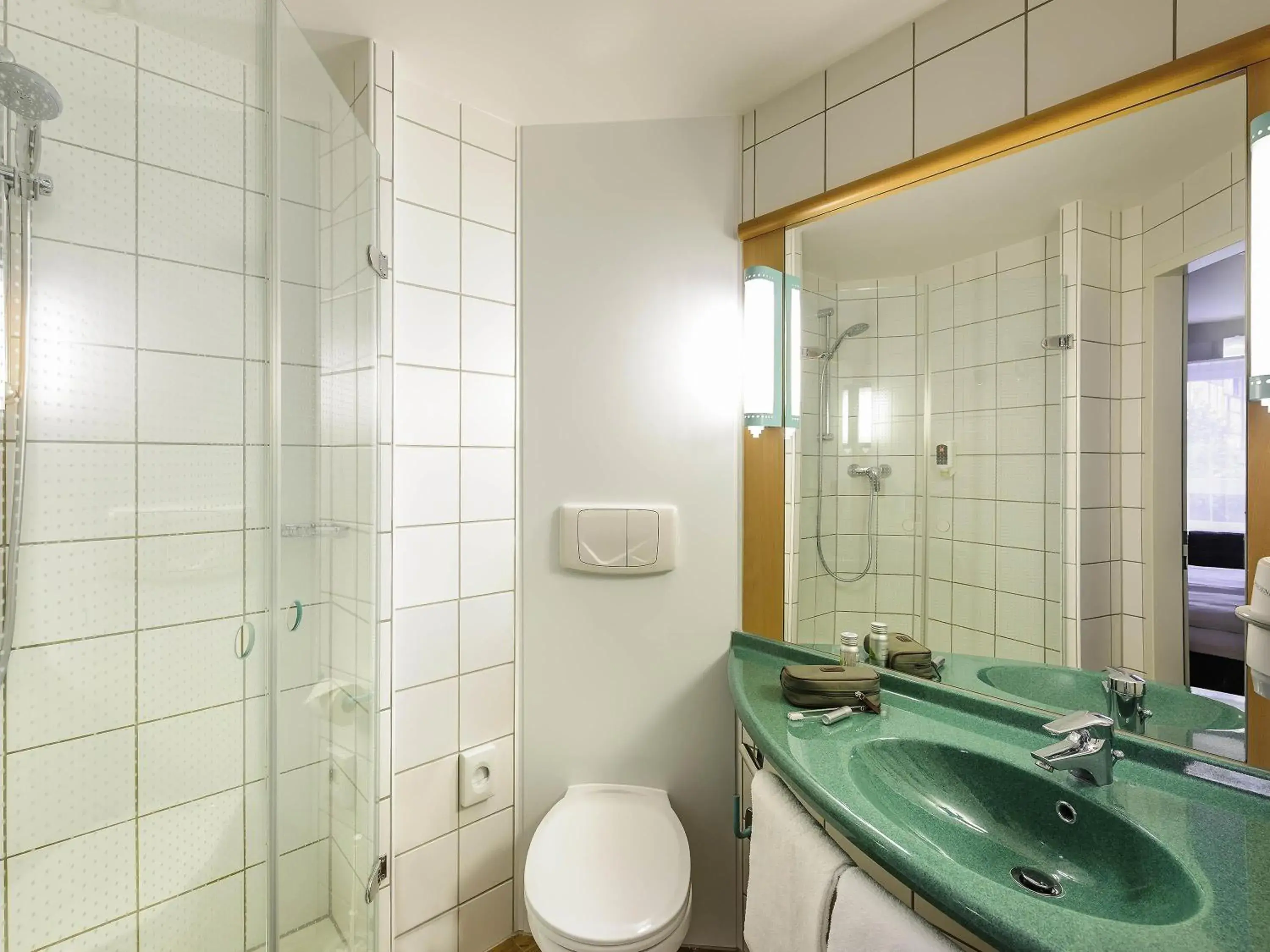 Bedroom in Hotel Ibis Bregenz Bedroom in Hotel Ibis Bregenz