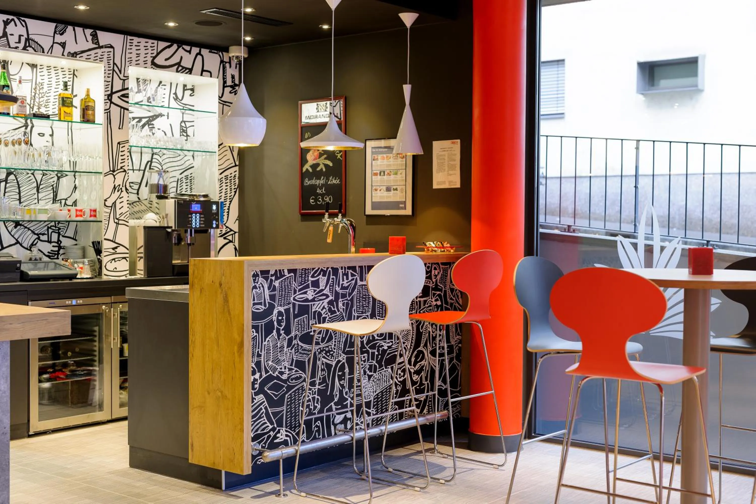 Lounge or bar in Hotel Ibis Bregenz