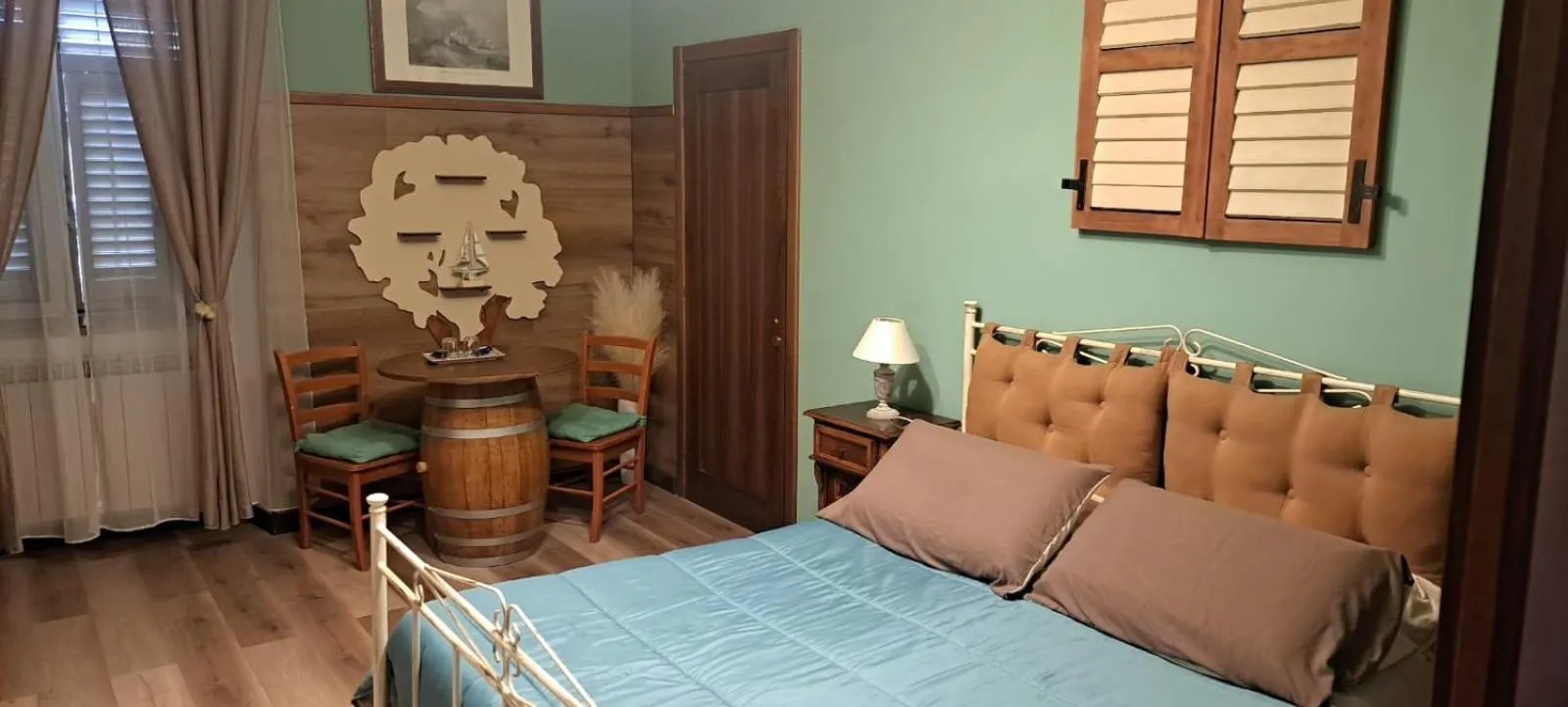 Bed in B&B Empire 1970