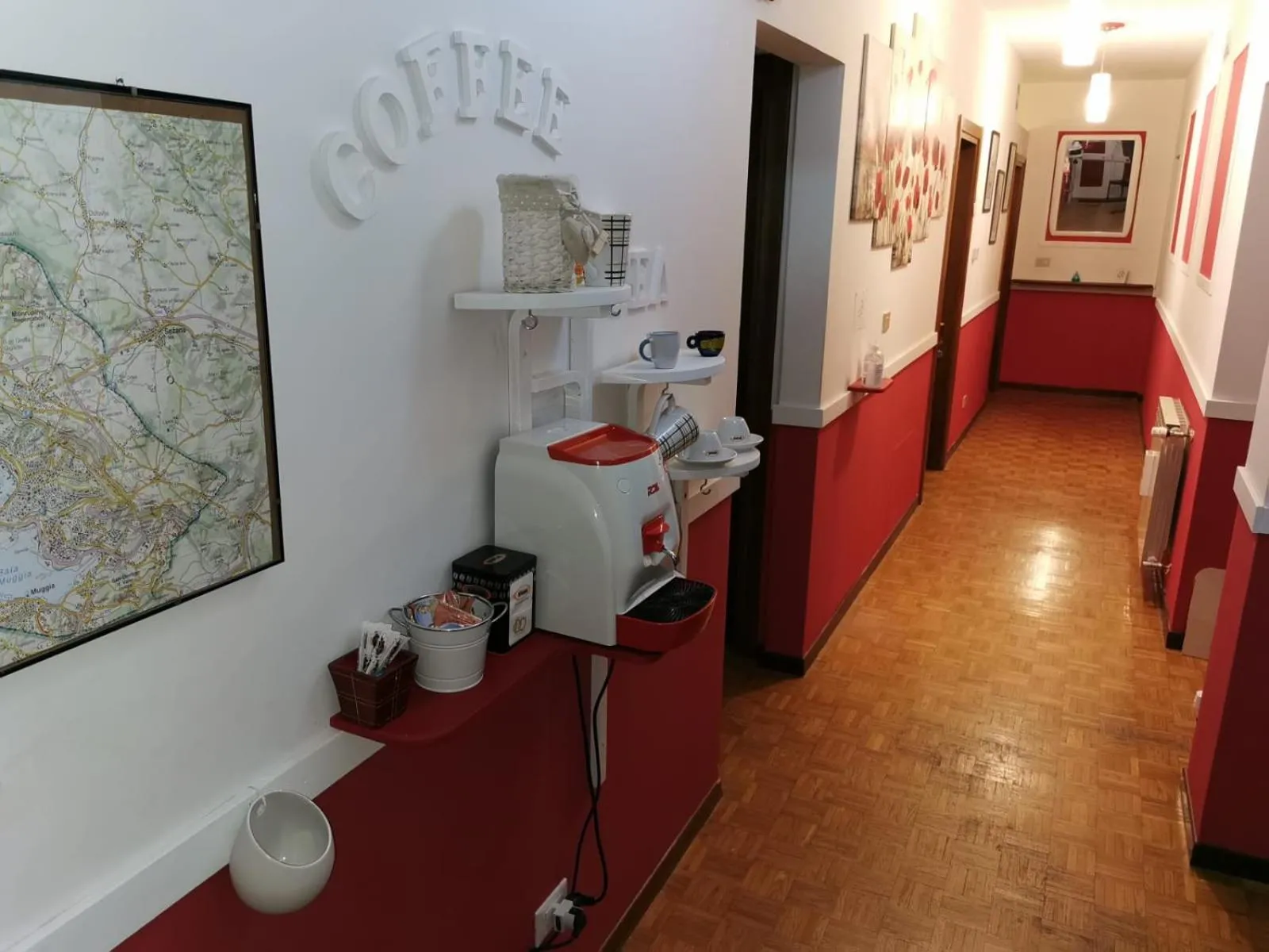 Coffee/tea facilities in B&B Empire 1970