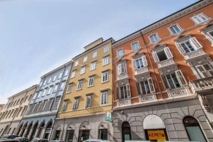 Property building in B&B Empire 1970