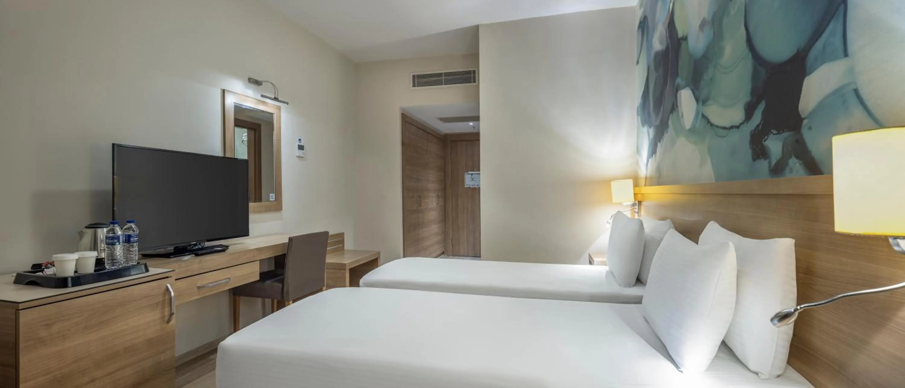 Massage, Bed in Wyndham Garden Lara