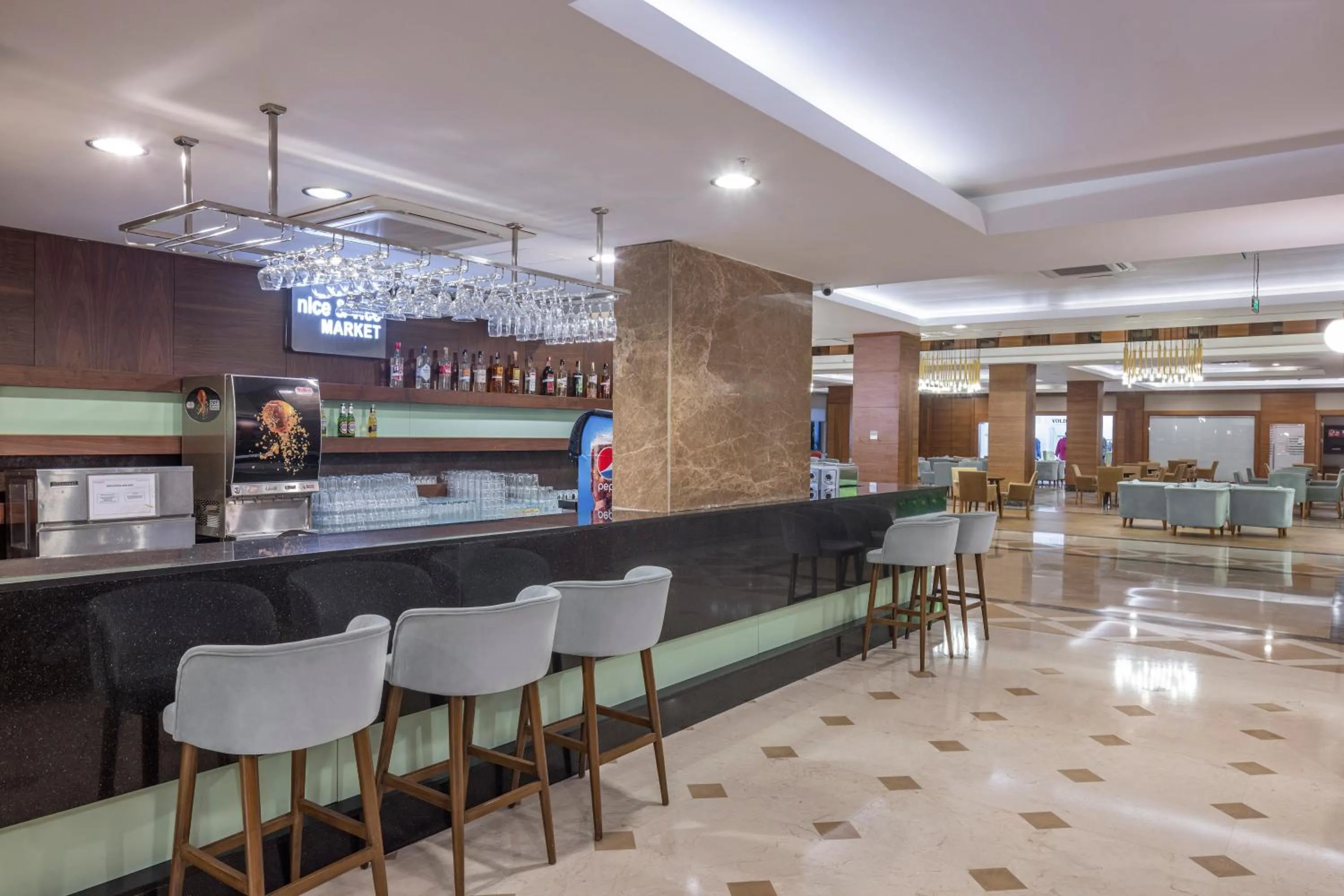 Lounge or bar in Wyndham Garden Lara