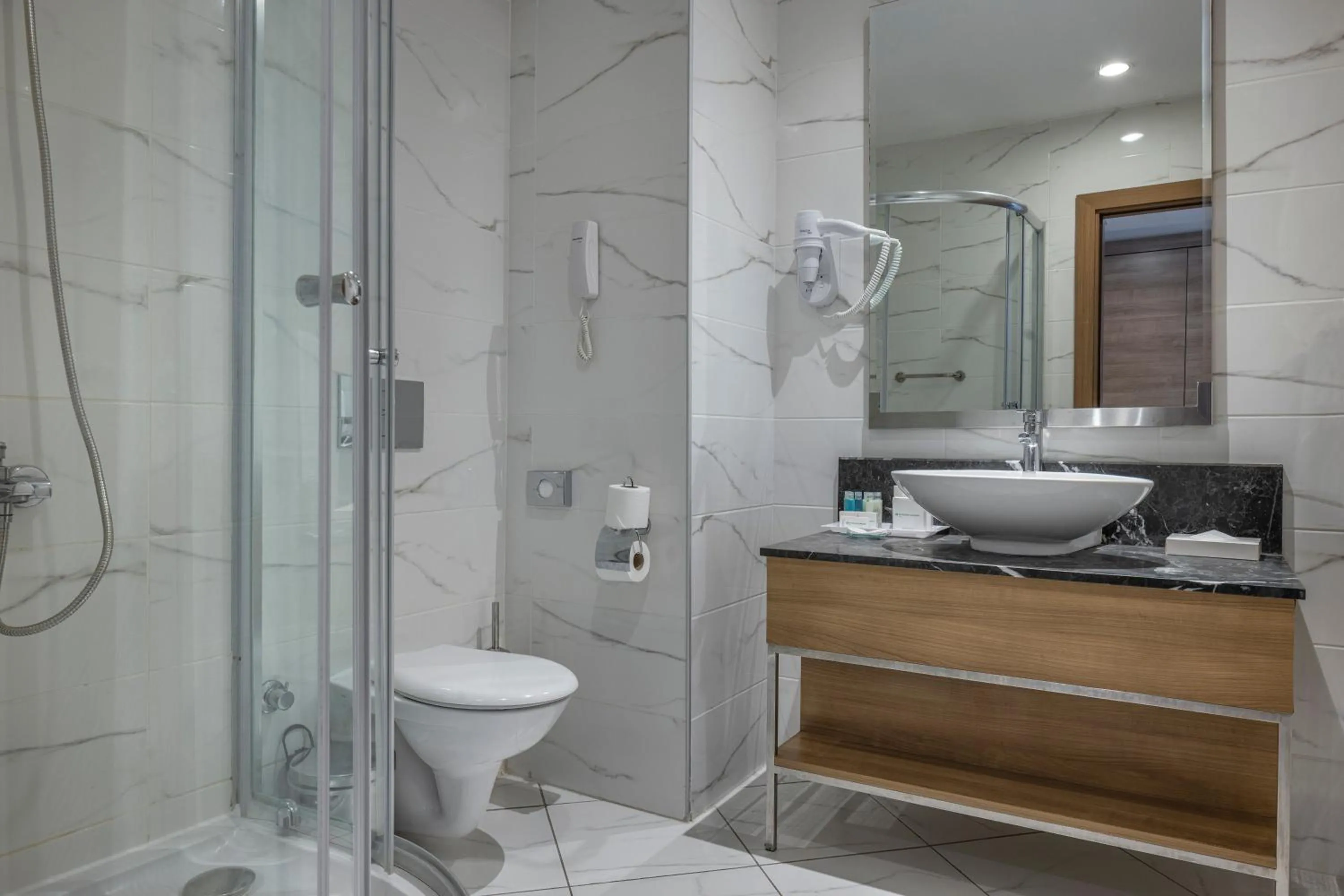 Bathroom in Wyndham Garden Lara