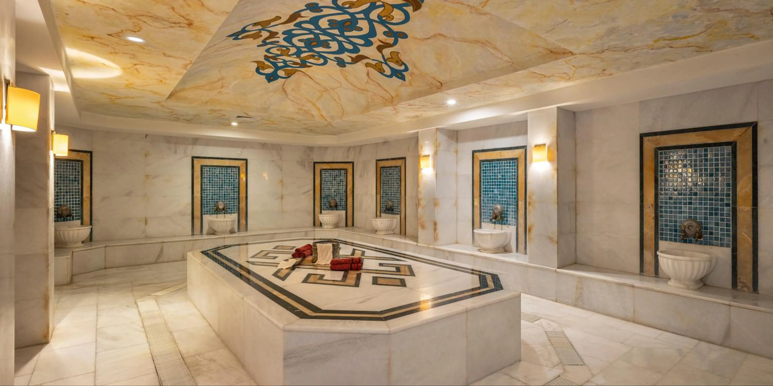 Public Bath in Wyndham Garden Lara