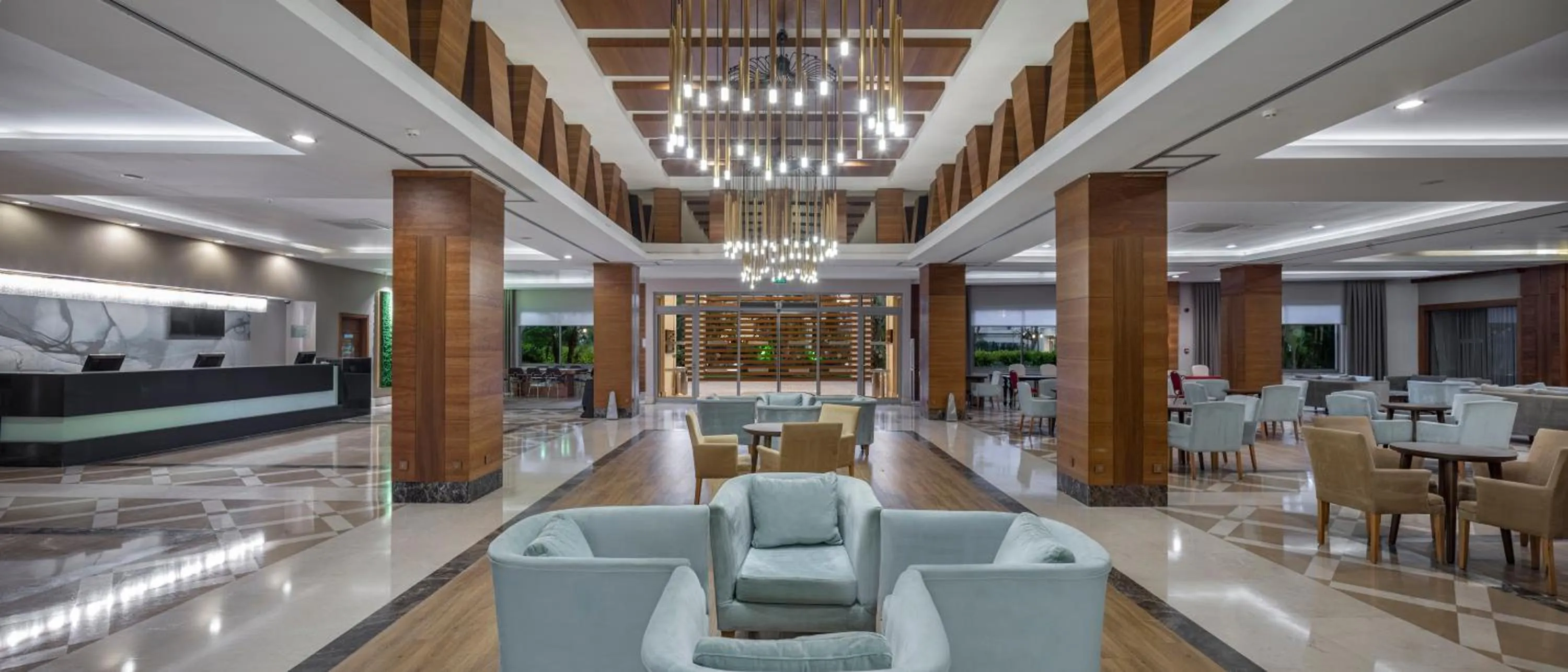 Lobby or reception in Wyndham Garden Lara