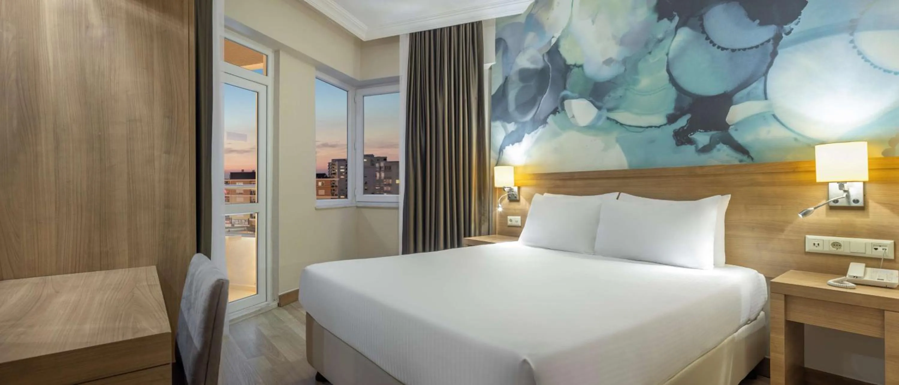 Bedroom, Bed in Wyndham Garden Lara