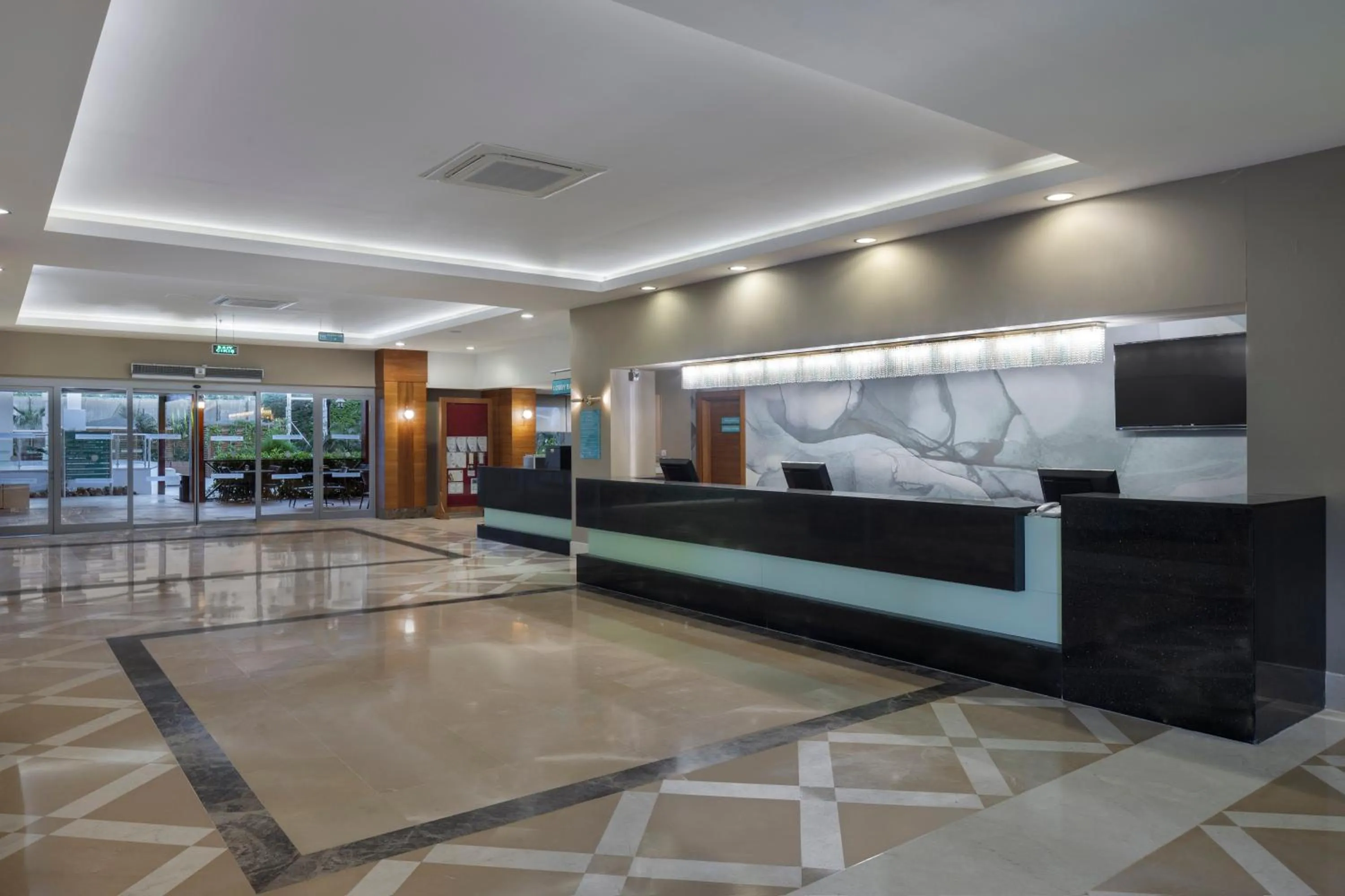 Lobby or reception in Wyndham Garden Lara