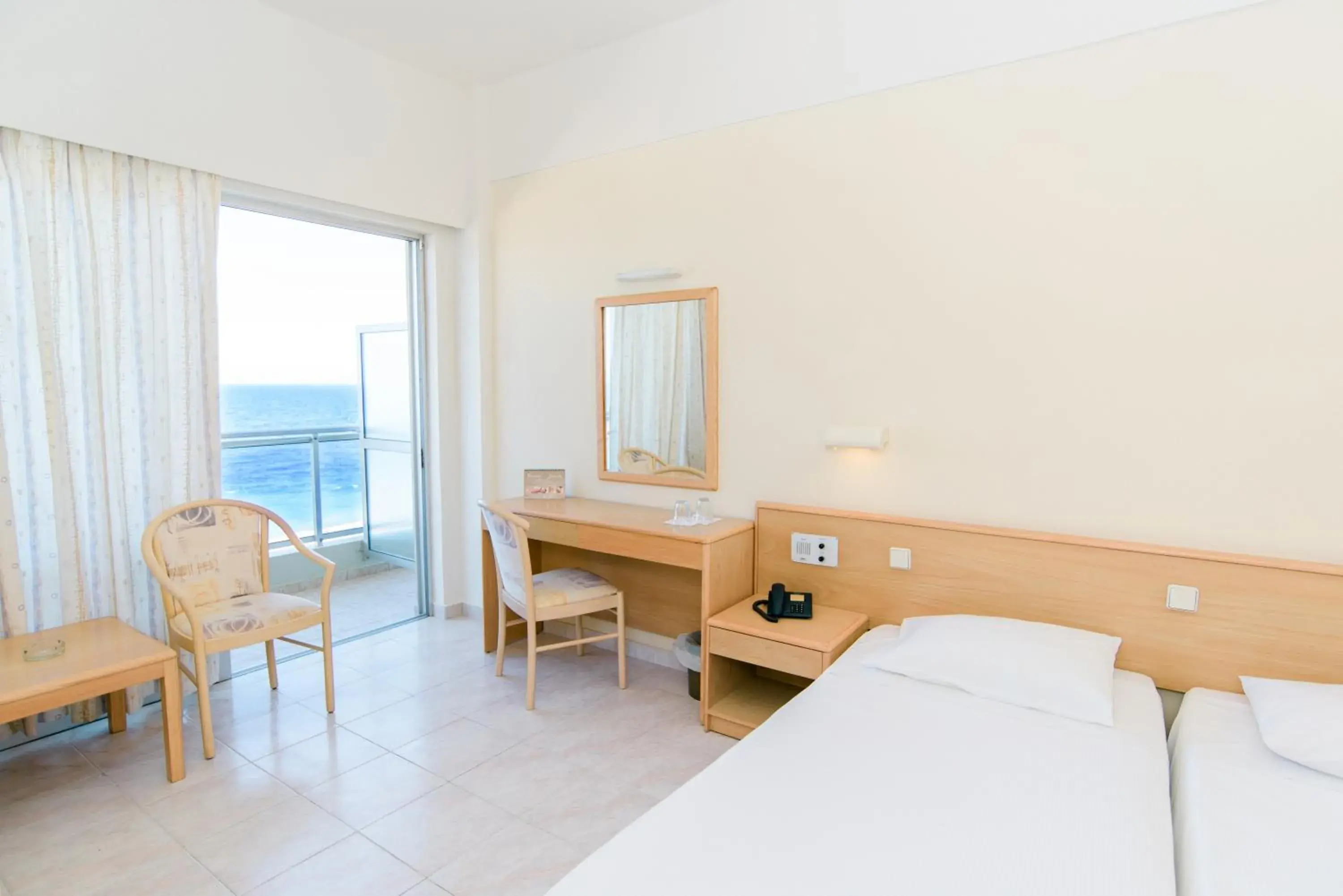 Standard Room with Side Sea View - single occupancy in Hotel Riviera Standard Room with Side Sea View - single occupancy in Hotel Riviera