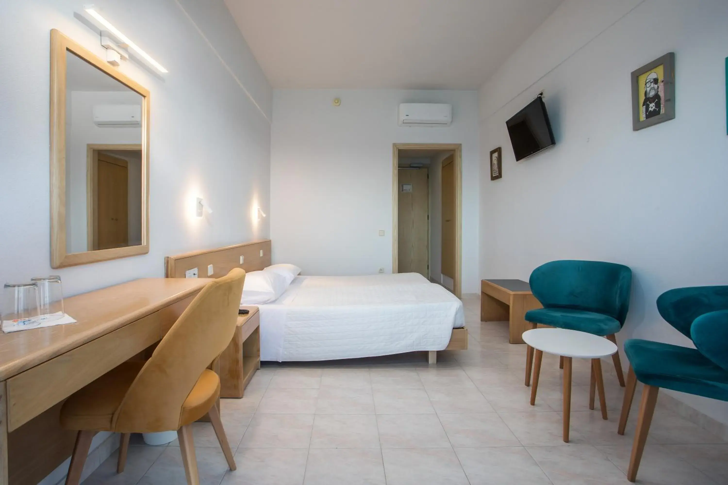 Economy Double Room in Hotel Riviera Economy Double Room in Hotel Riviera