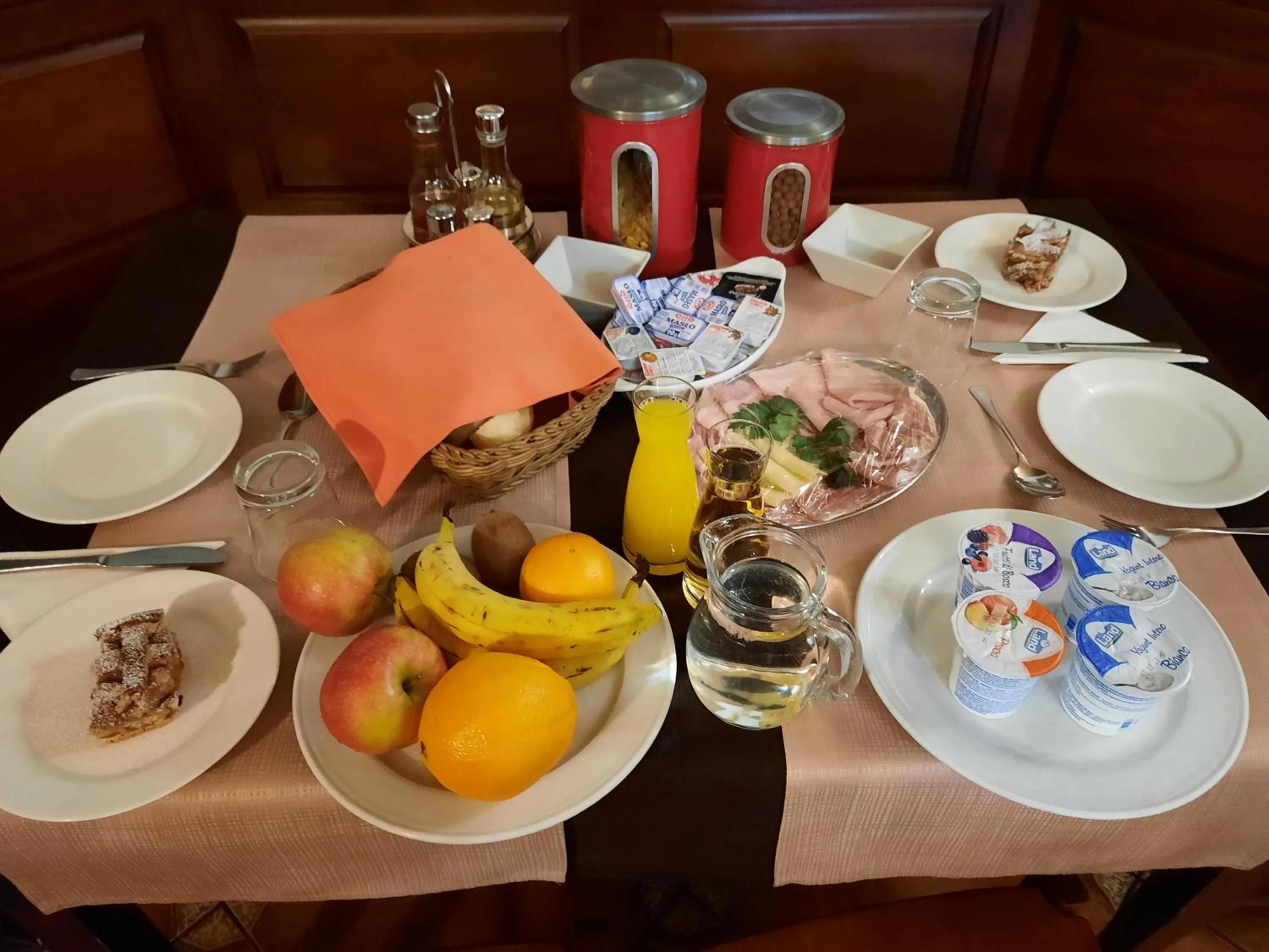 Breakfast in Rooms En Krajcar