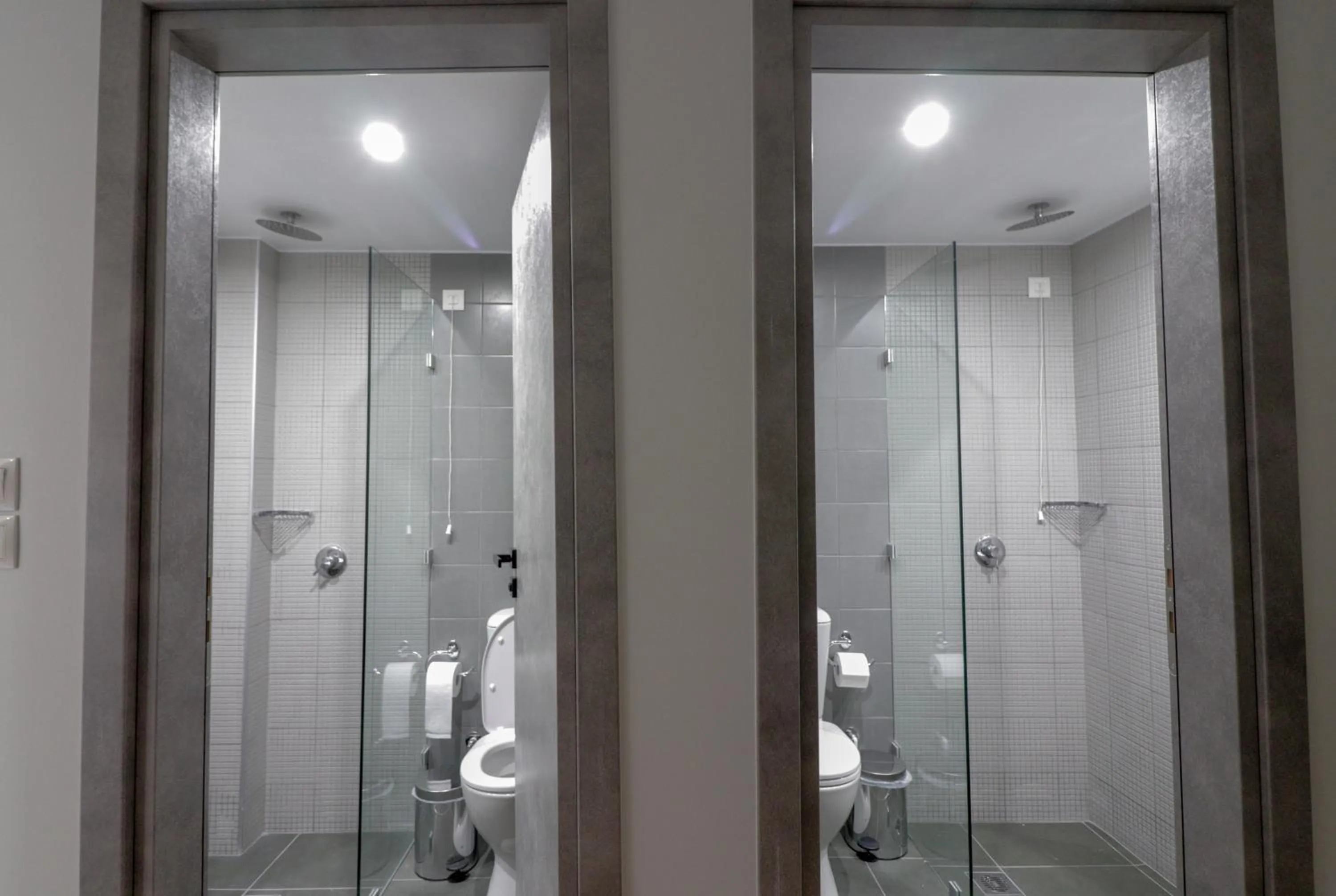 Bathroom in Athens Hawks