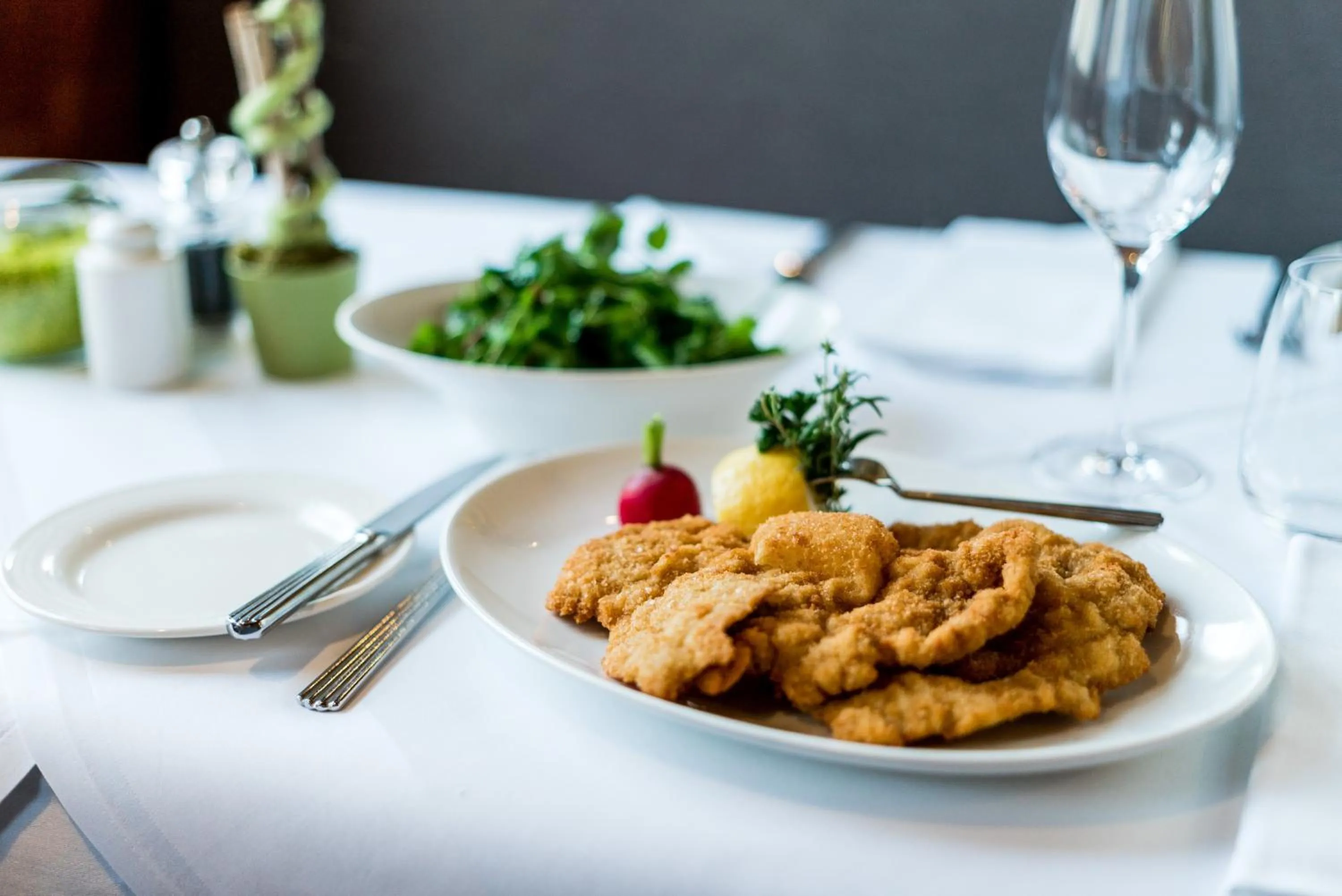 Restaurant/places to eat in Der Stasta