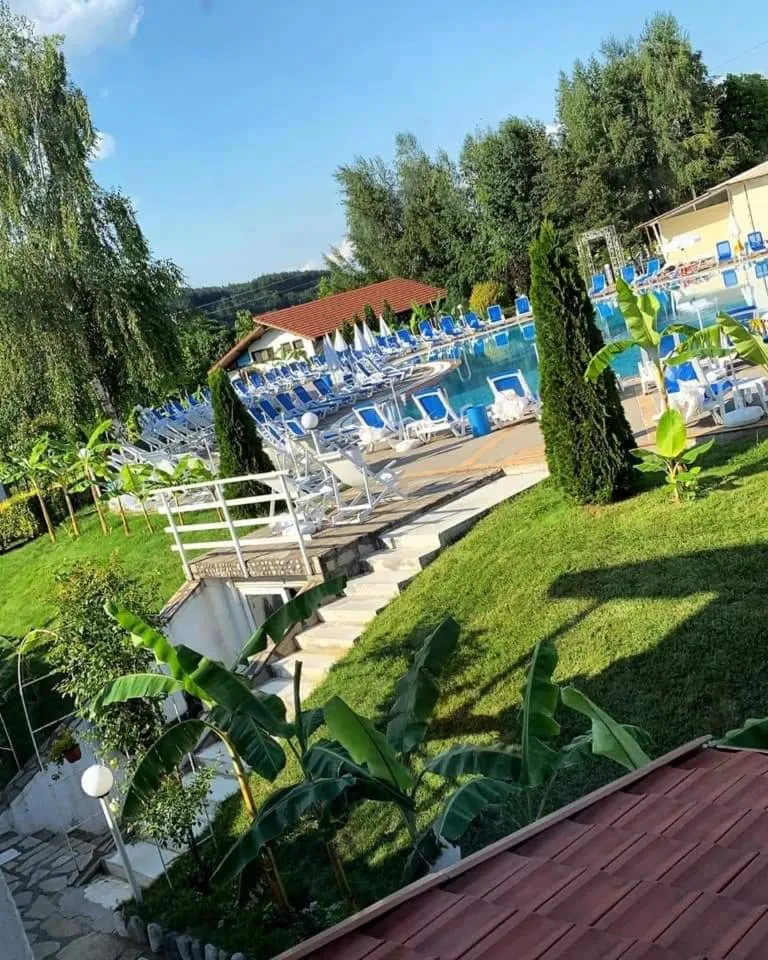 Garden in Makaza Complex