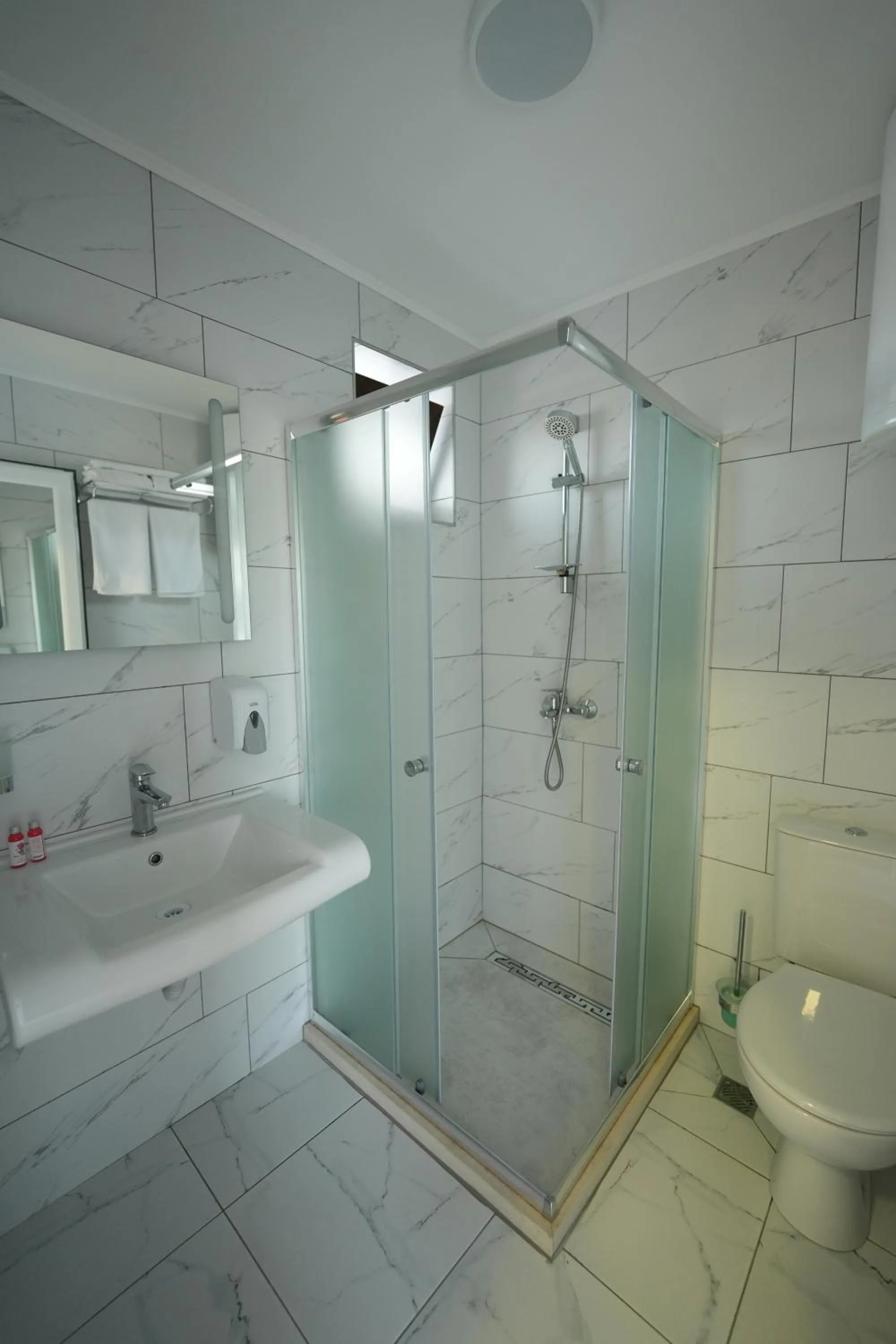 Bathroom in Makaza Complex