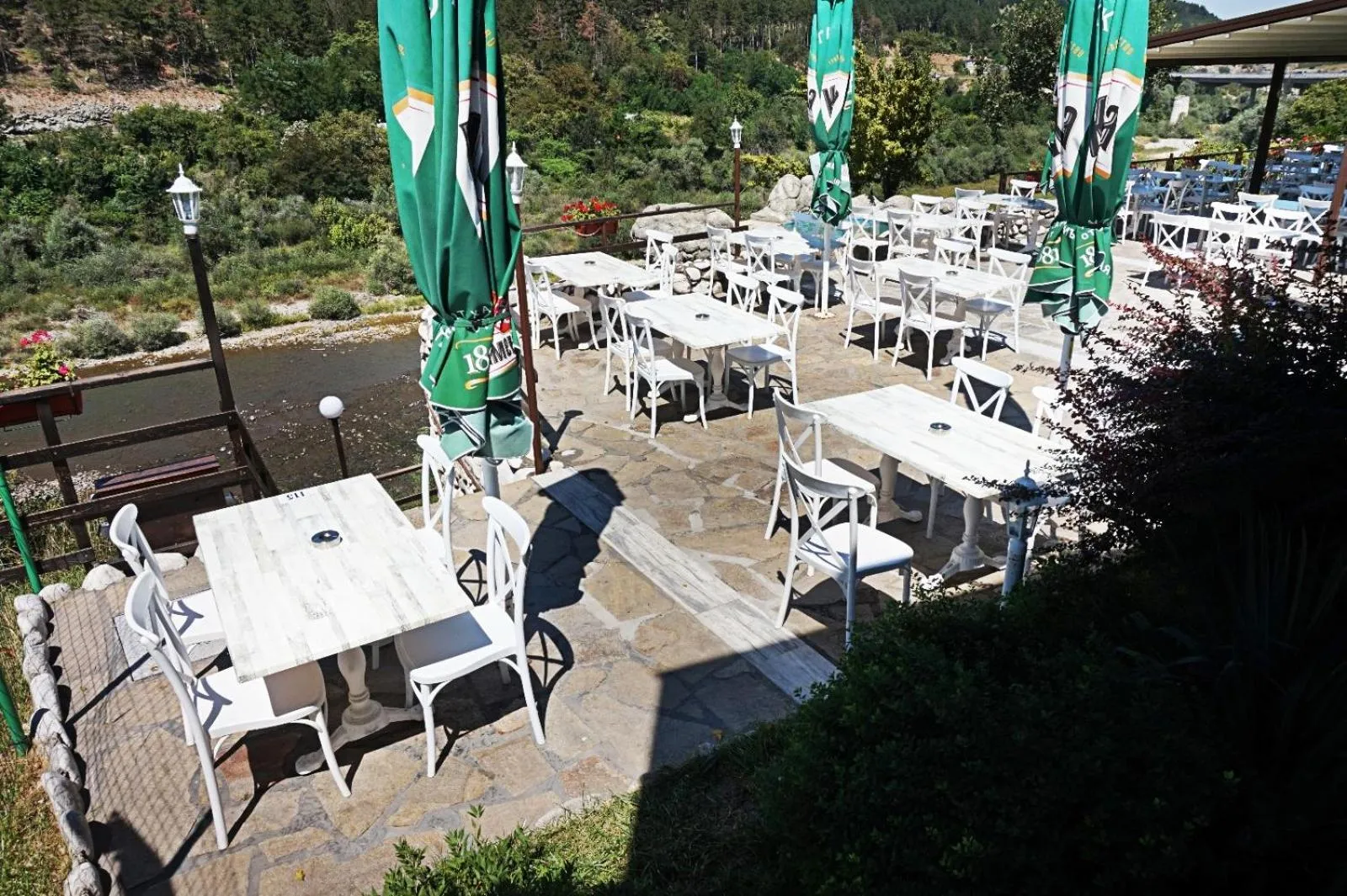 Restaurant/places to eat in Makaza Complex