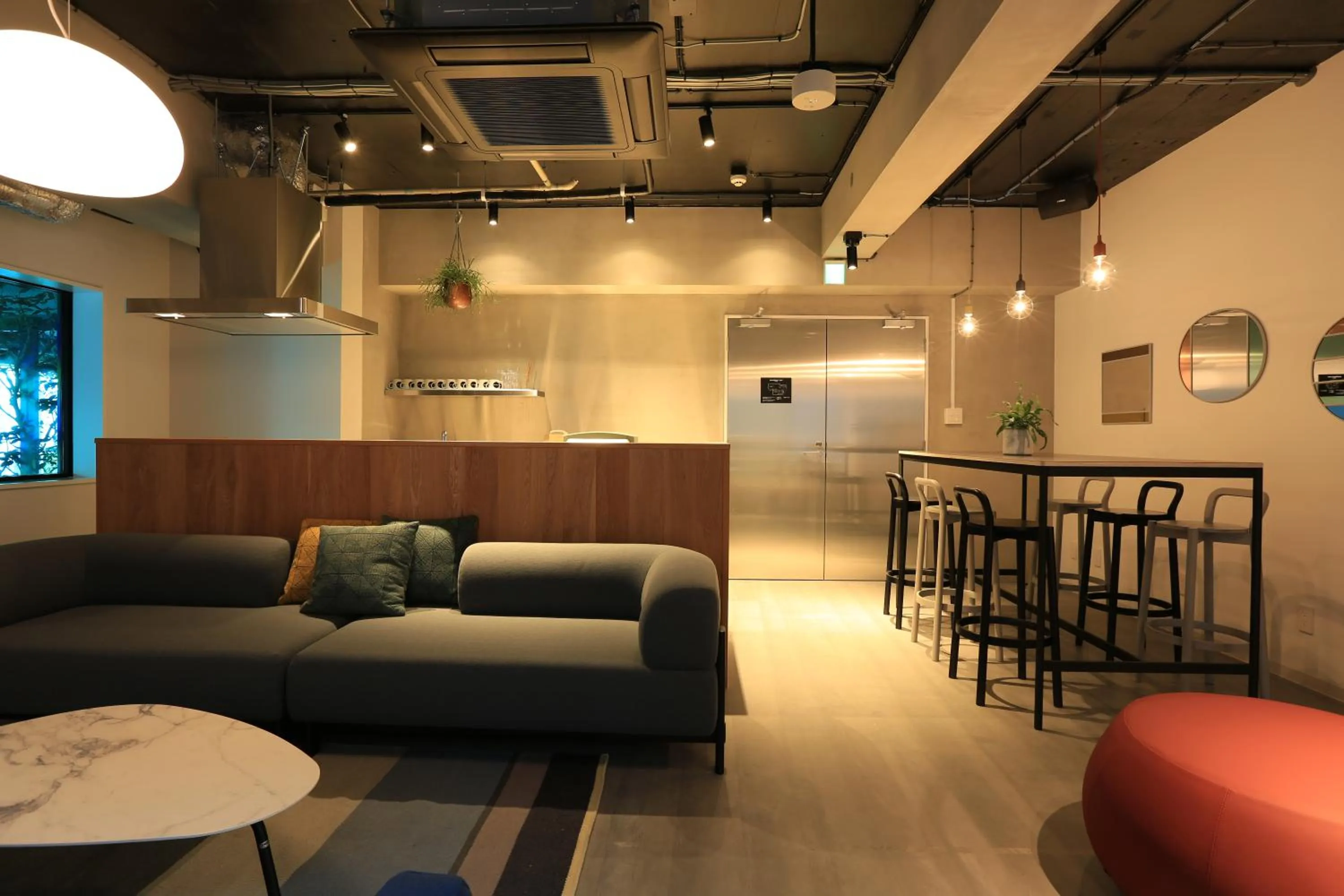 Communal lounge/ TV room in UNPLAN Shinjuku