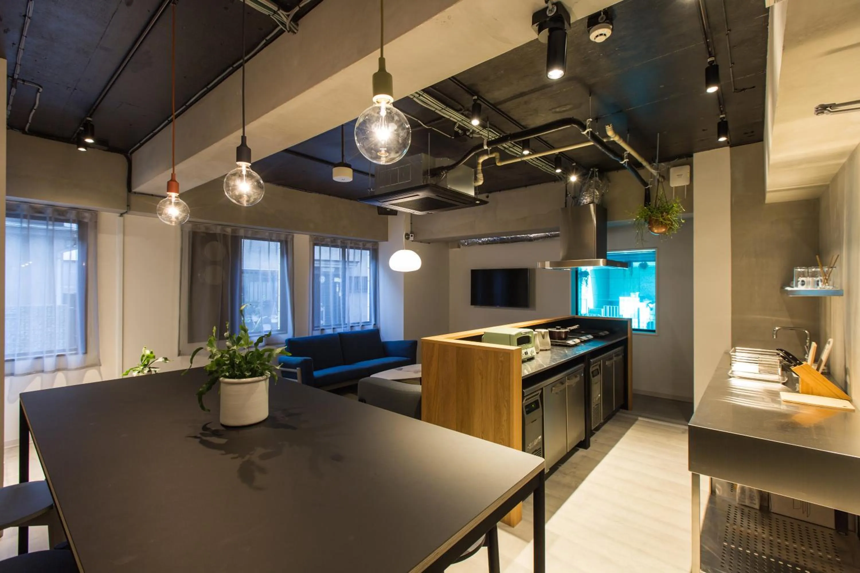 Communal lounge/ TV room in UNPLAN Shinjuku