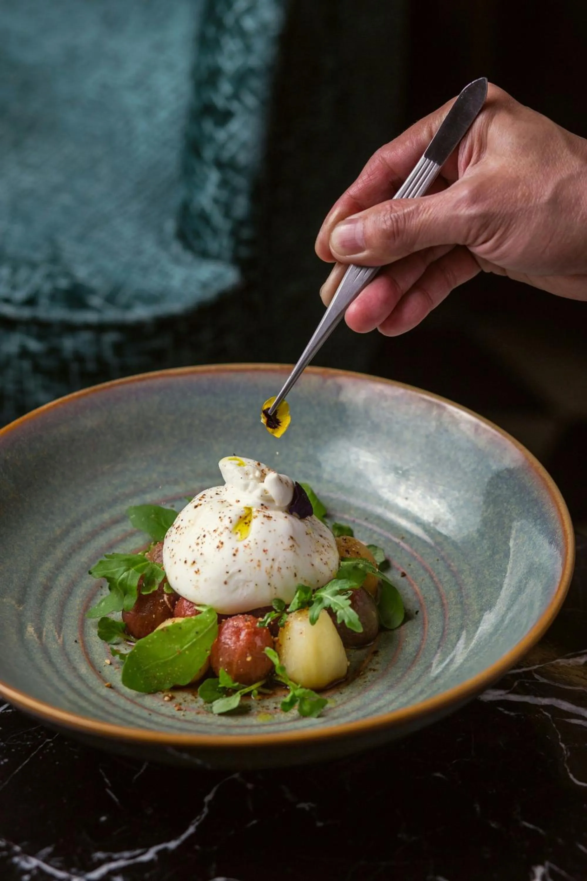 Restaurant/places to eat in Vinpearl Landmark 81, Autograph Collection