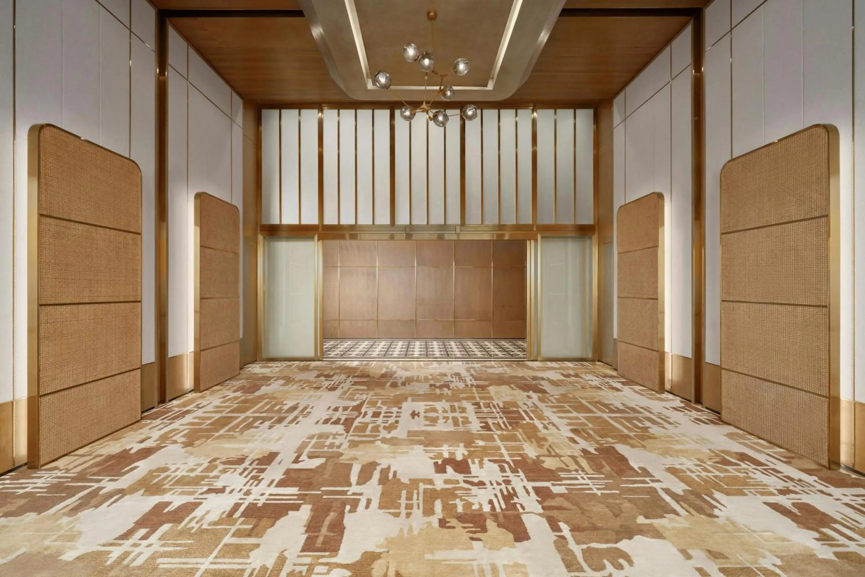 Meeting/conference room in Vinpearl Landmark 81, Autograph Collection