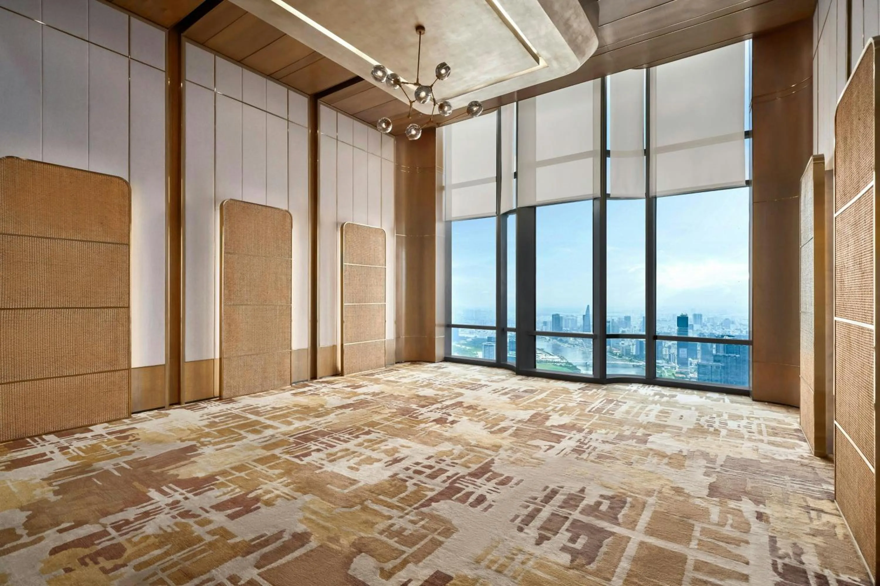 Meeting/conference room, Bed in Vinpearl Landmark 81, Autograph Collection