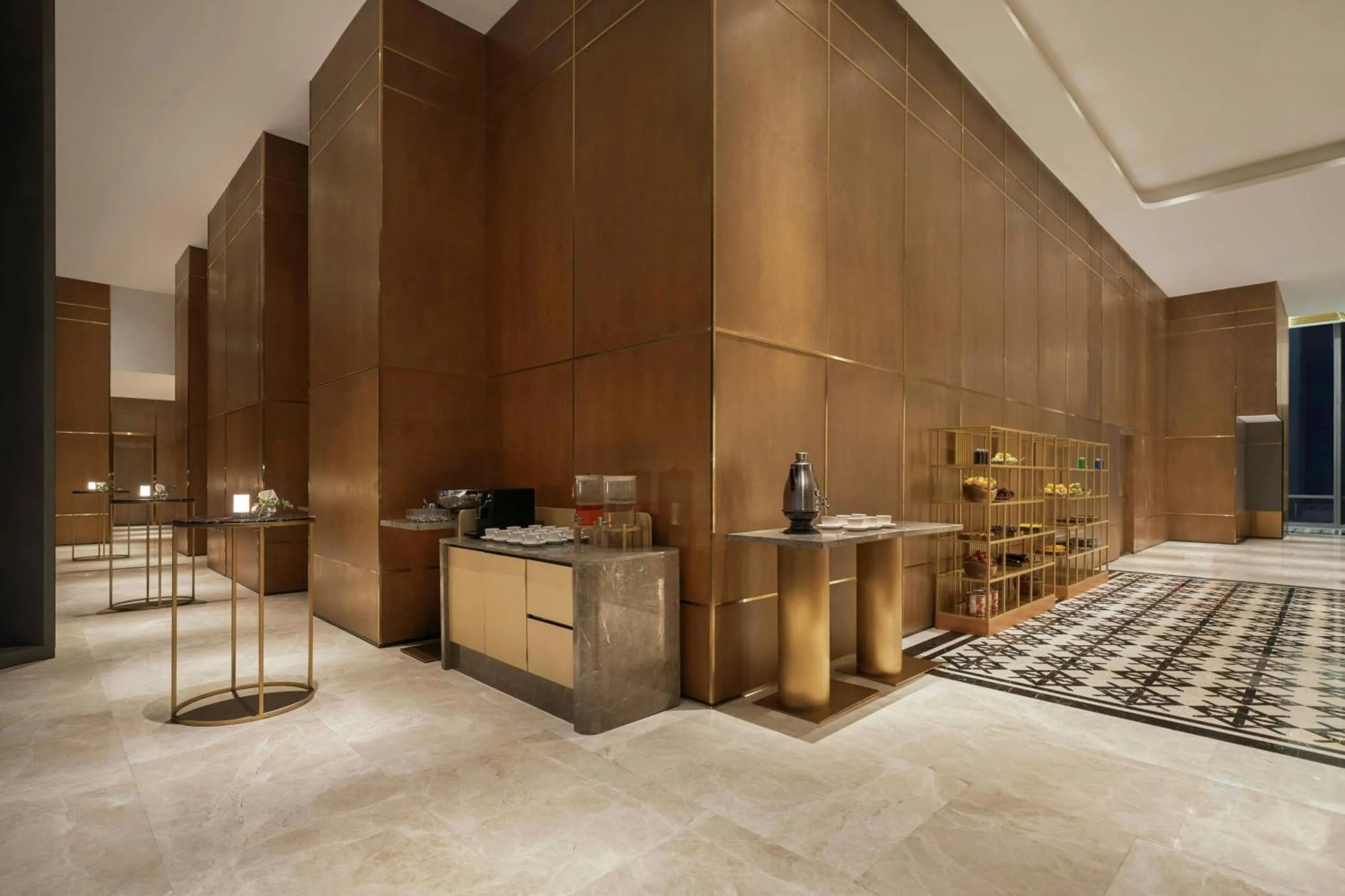 Meeting/conference room in Vinpearl Landmark 81, Autograph Collection