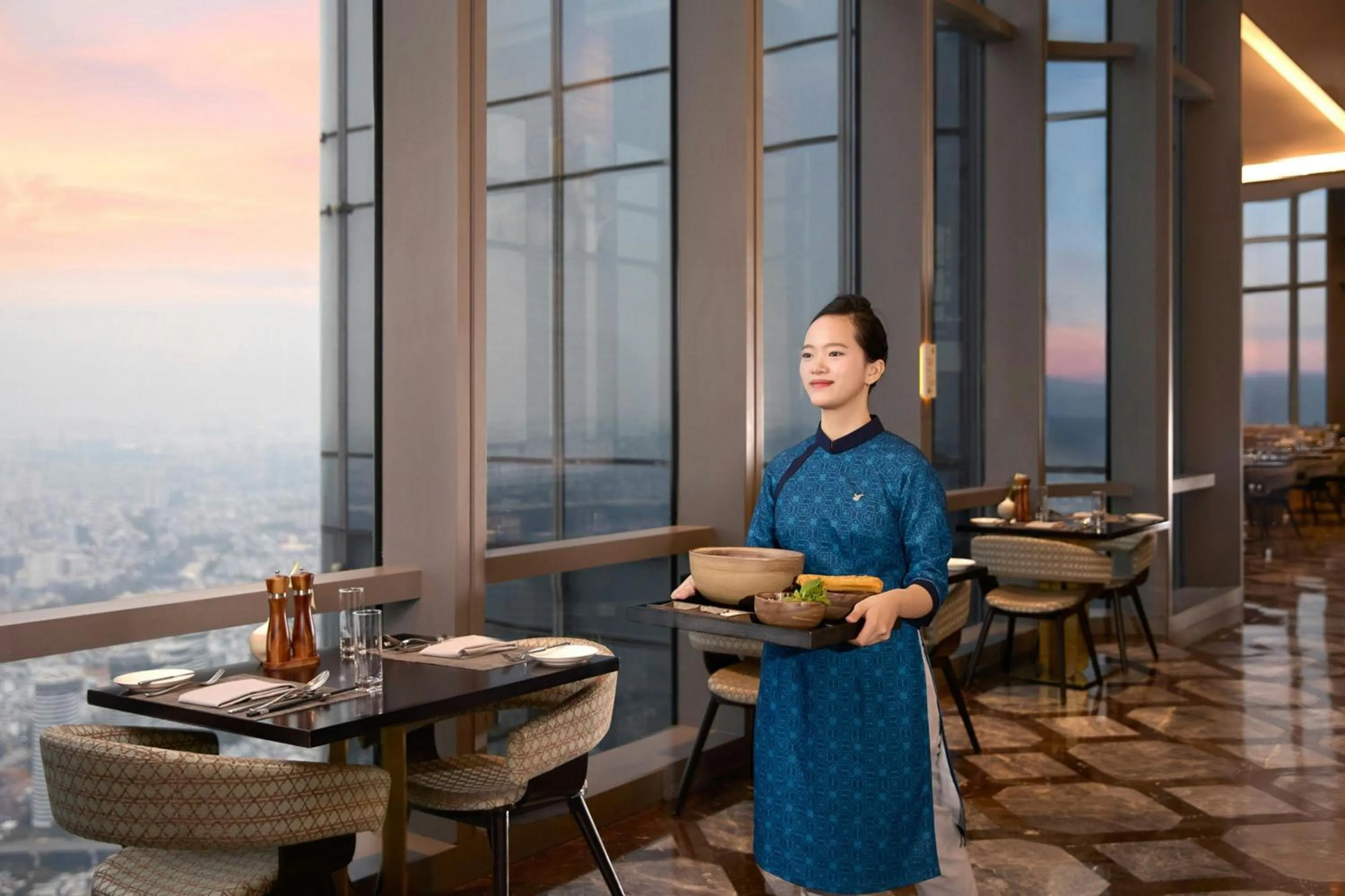 Restaurant/places to eat in Vinpearl Landmark 81, Autograph Collection