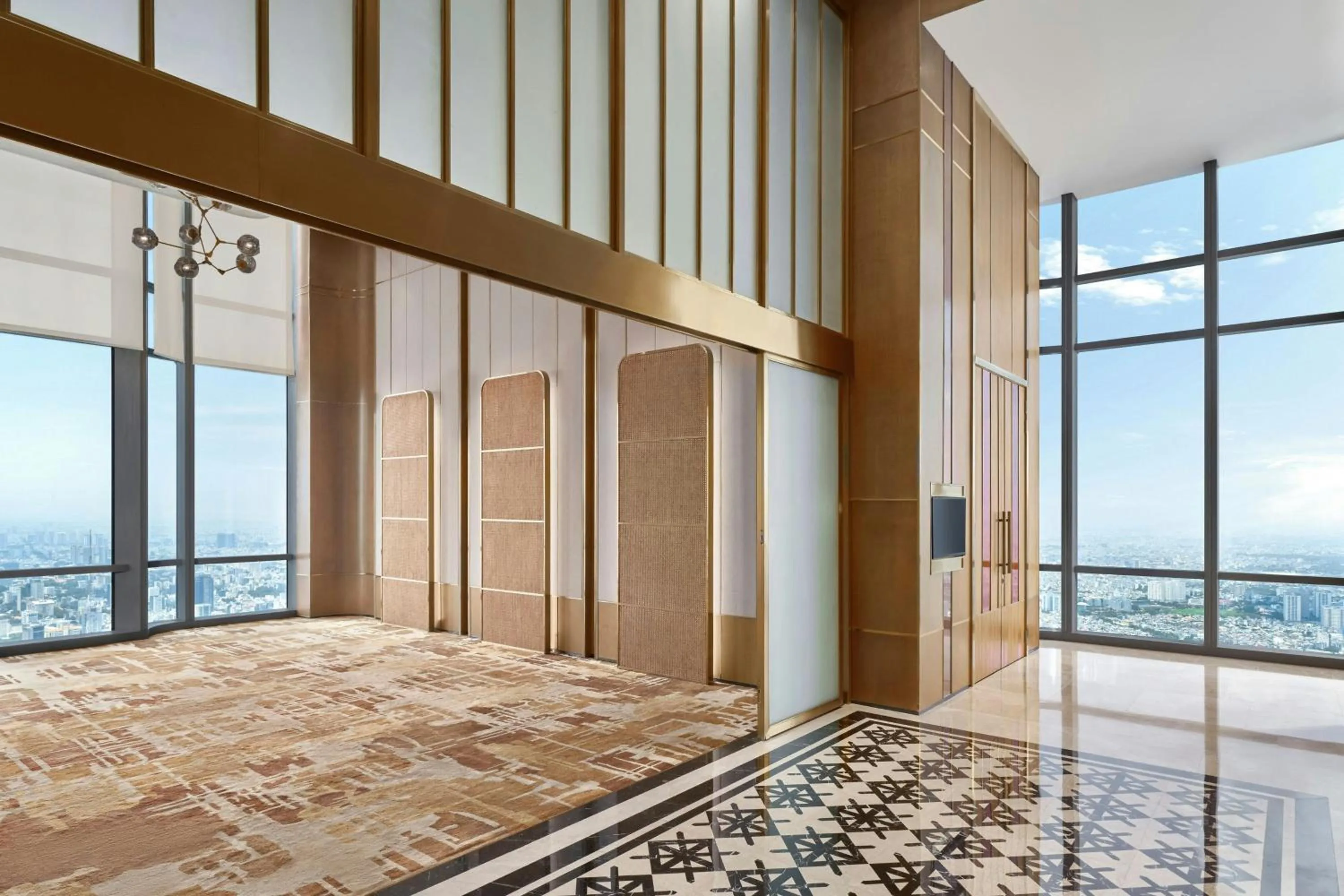 Meeting/conference room, Bed in Vinpearl Landmark 81, Autograph Collection