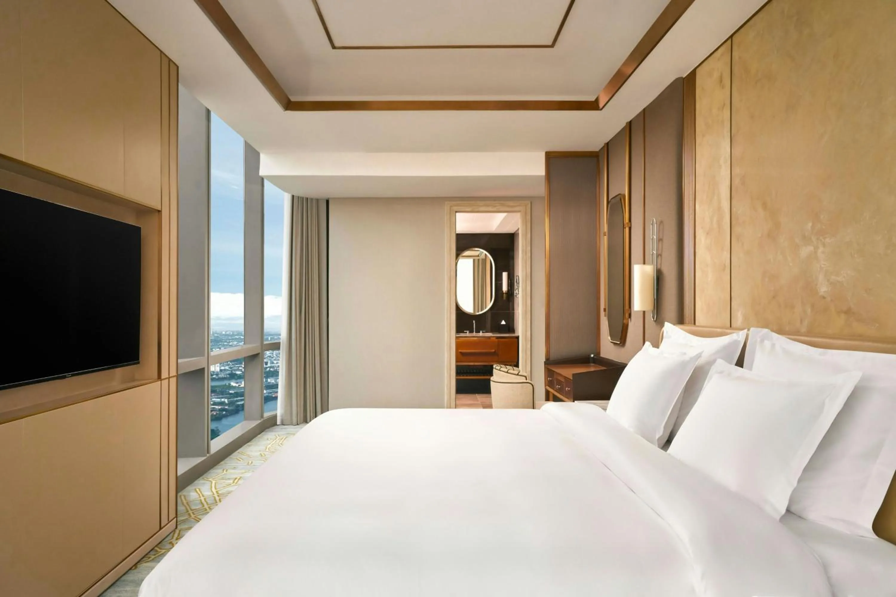 Photo of the whole room, Bed in Vinpearl Landmark 81, Autograph Collection