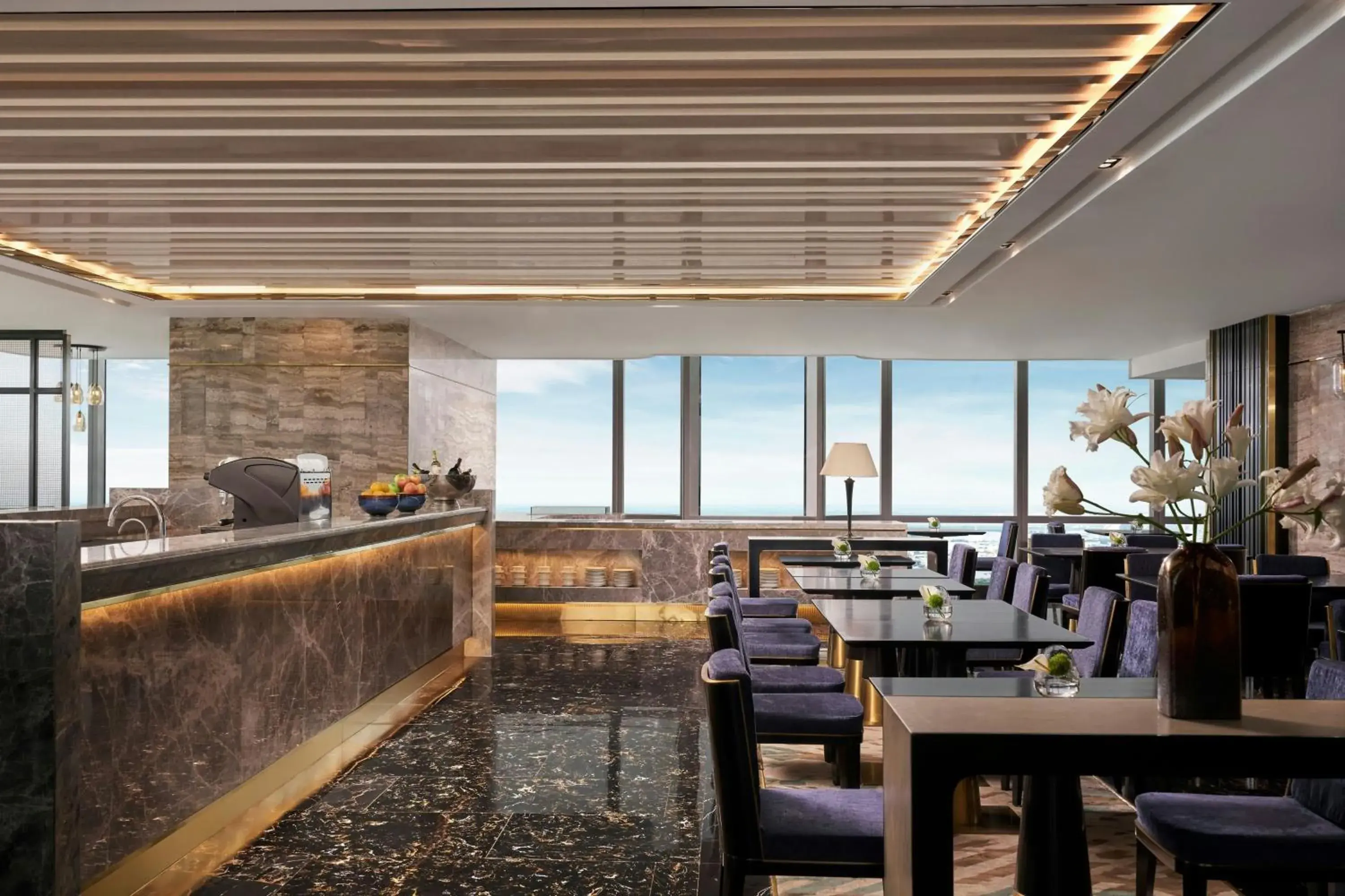 Lounge or bar in Vinpearl Landmark 81, Autograph Collection Lounge or bar in Vinpearl Landmark 81, Autograph Collection