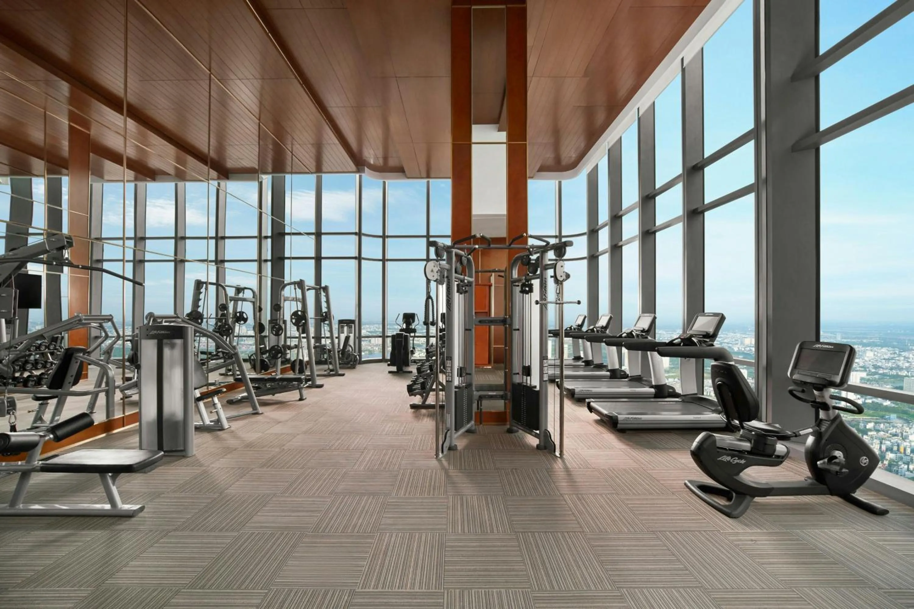 Fitness centre/facilities in Vinpearl Landmark 81, Autograph Collection
