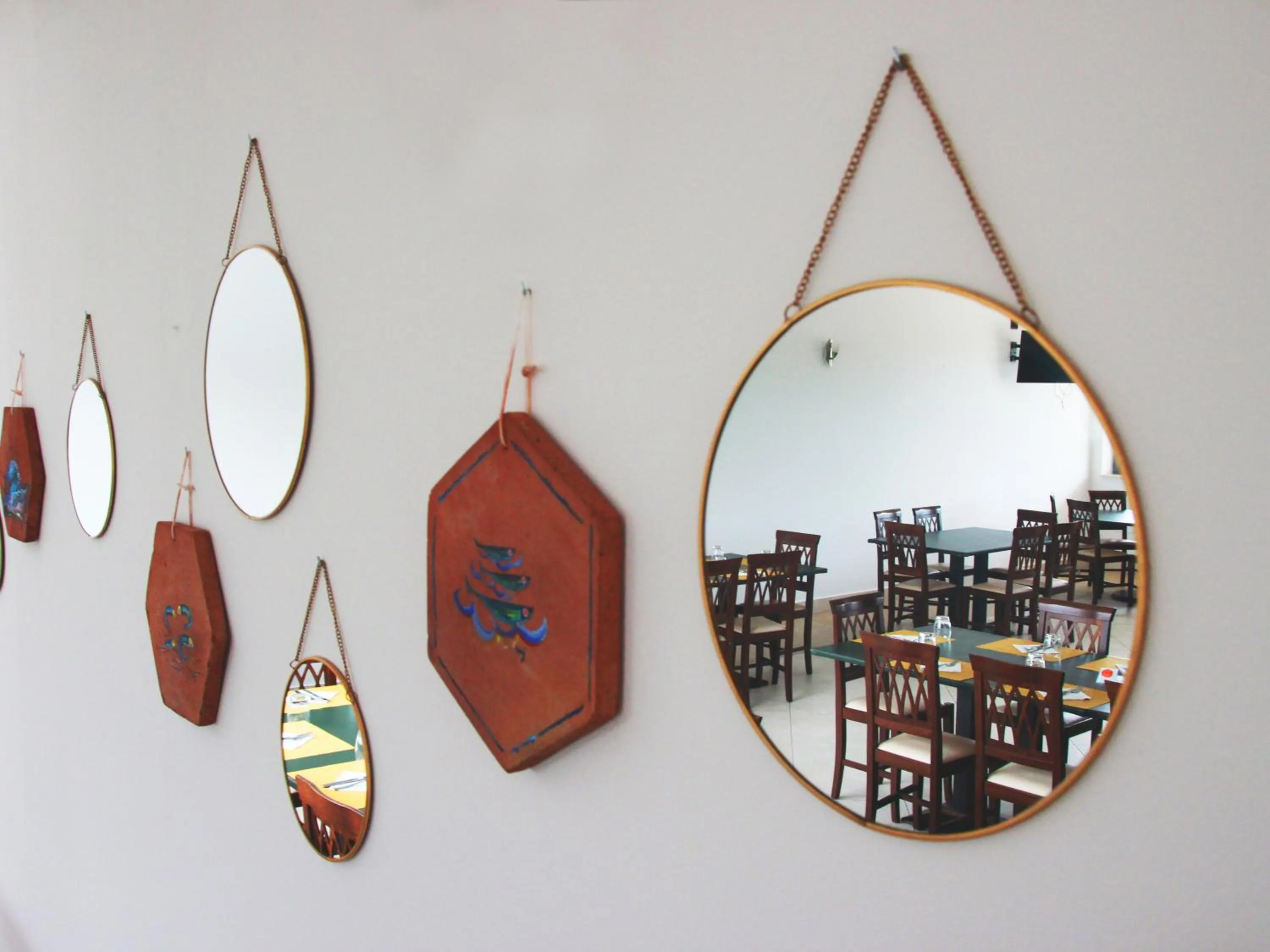 Restaurant/places to eat in Medimare Residence Club