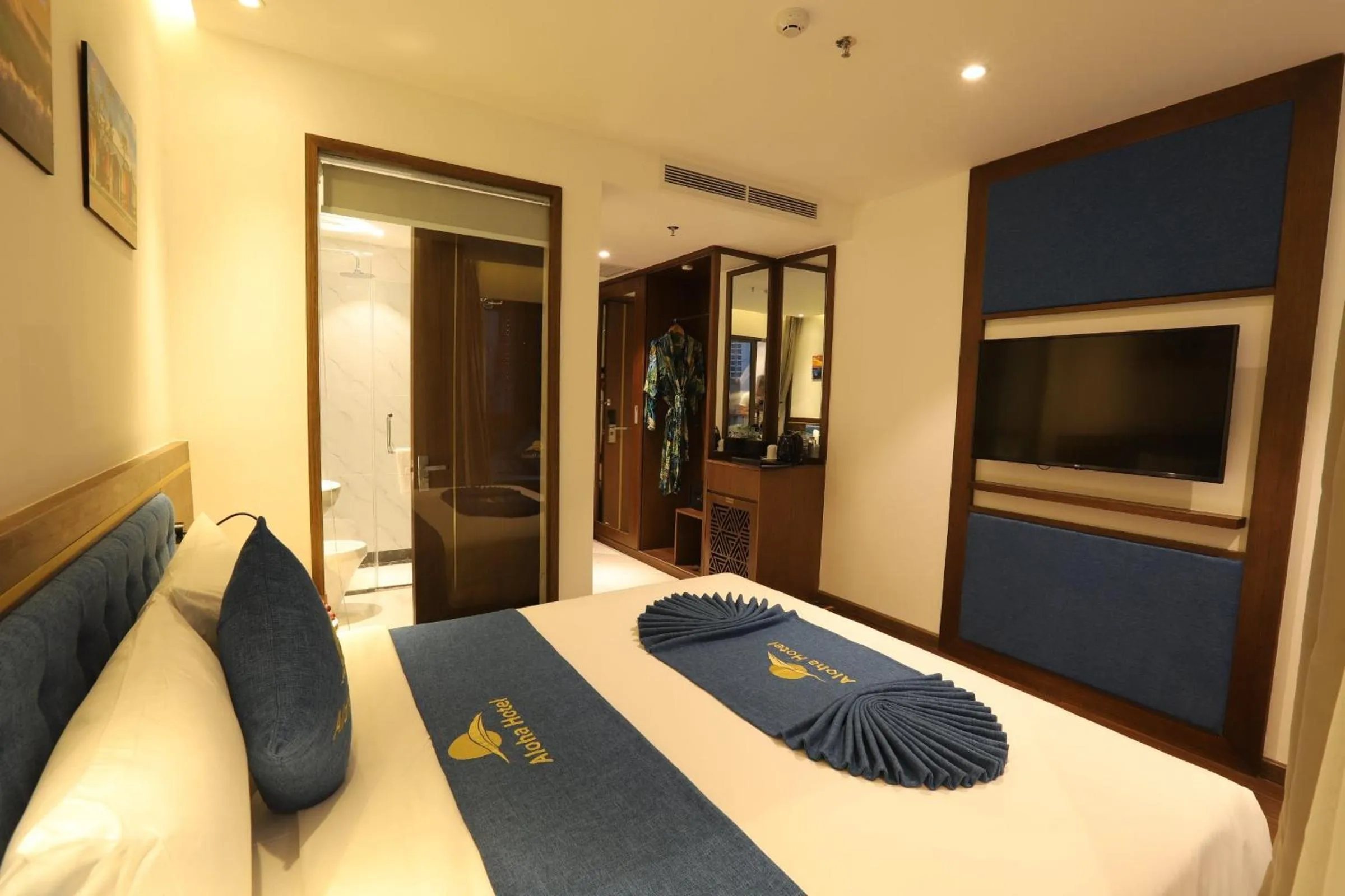 Bedroom, Bed in Aloha Hotel Nha Trang