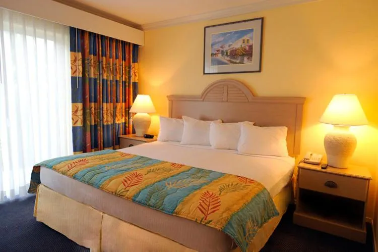 Bed in Bay View Suites Paradise Island