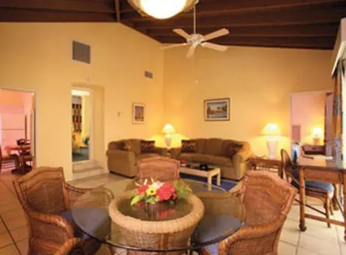 Living room in Bay View Suites Paradise Island Living room in Bay View Suites Paradise Island