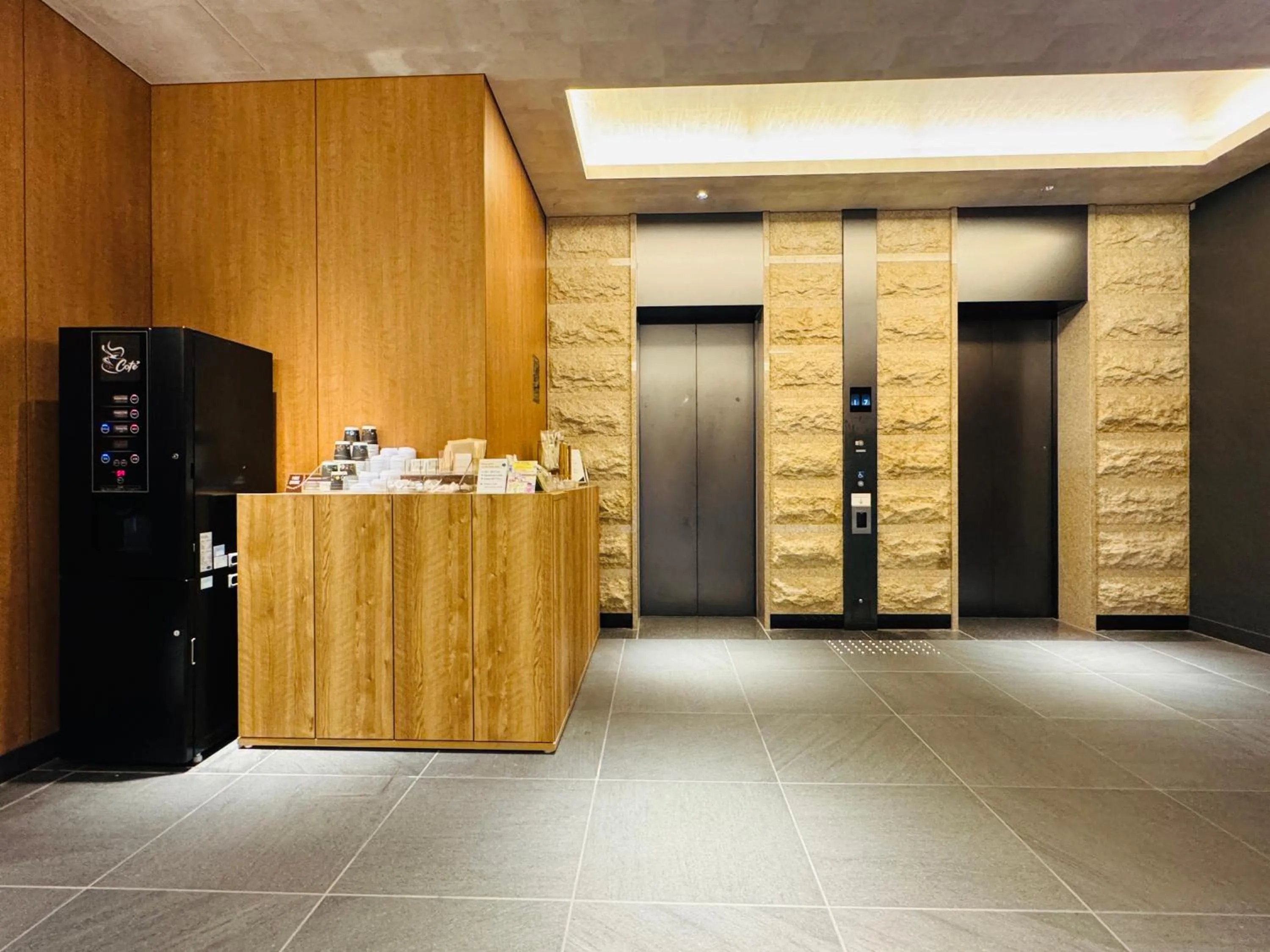 Lobby or reception in Shizutetsu Hotel Prezio Kyoto Karasumaoike