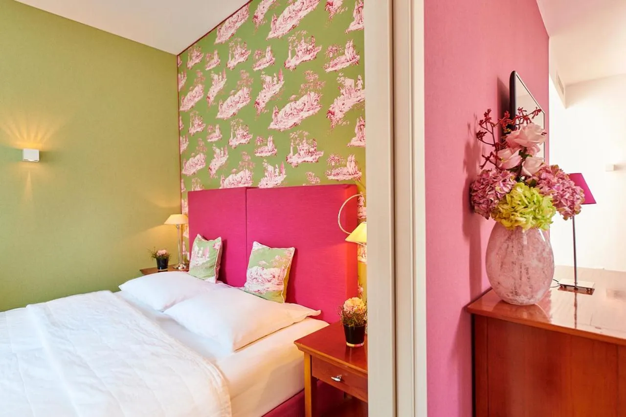 Bedroom, Bed in Hotel Goliath am Dom