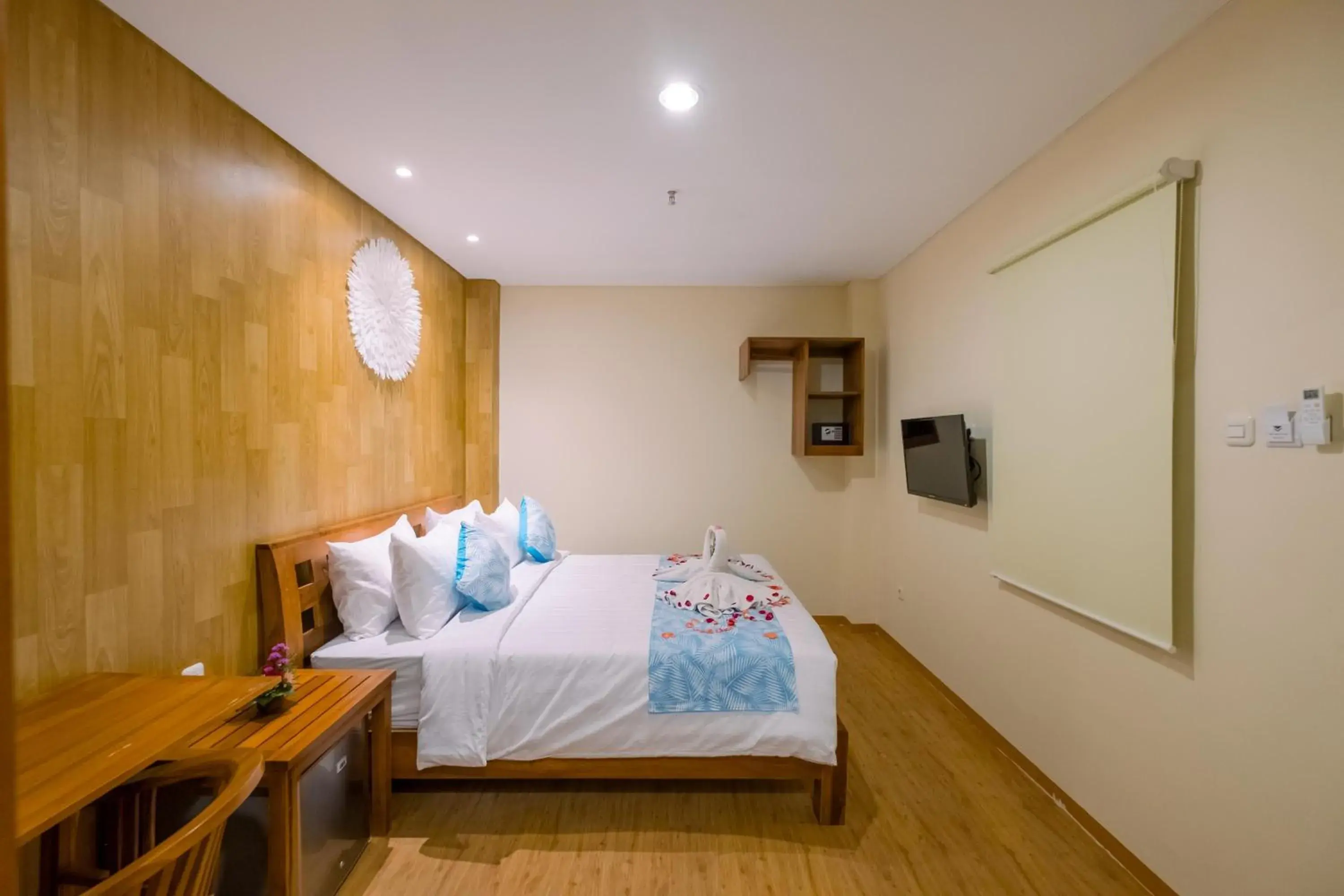 Shower, Bed in Caroline Guest House Shower, Bed in Caroline Guest House