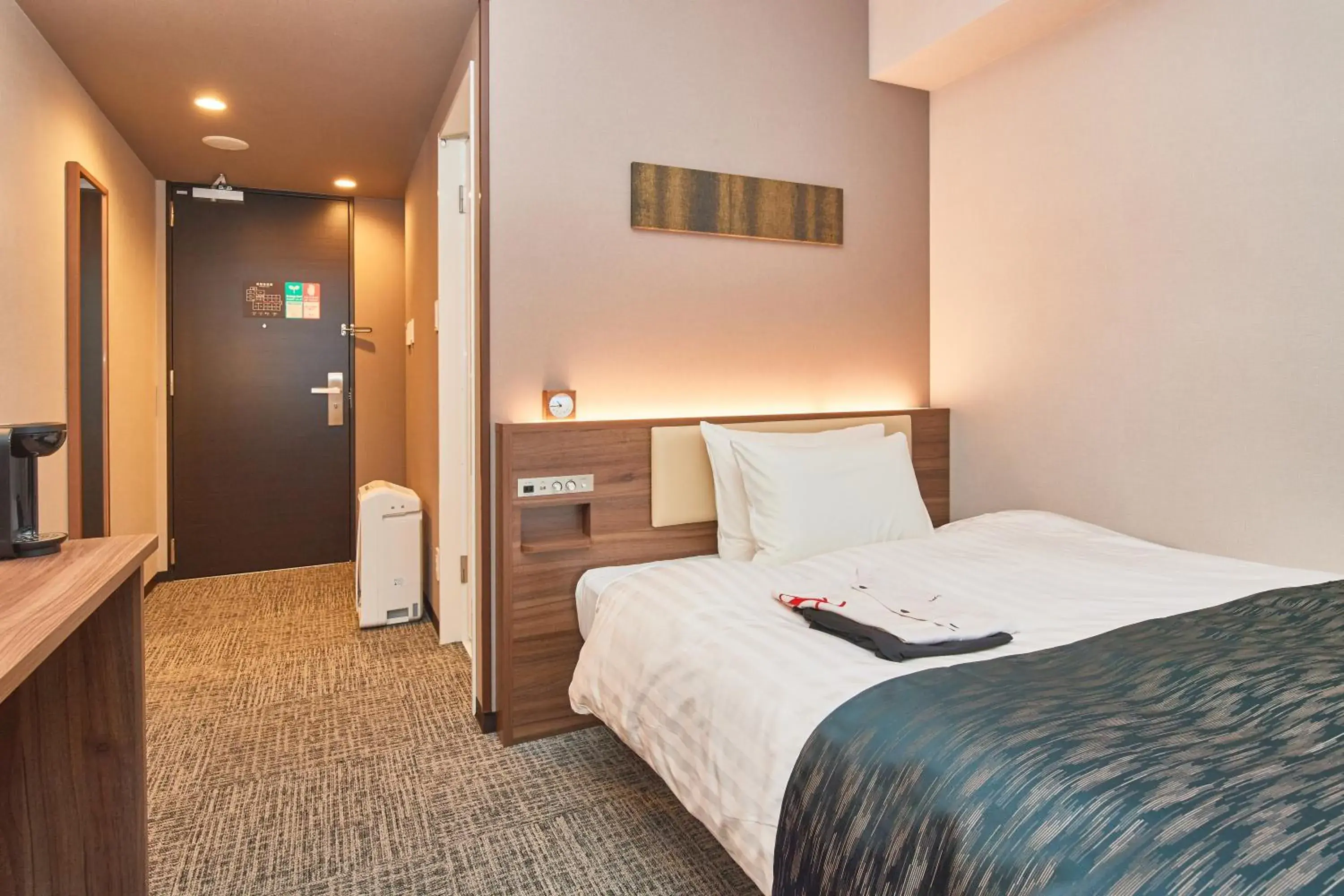 Photo of the whole room, Bed in &and COMFY HOTEL Kumamoto Jo View Photo of the whole room, Bed in &and COMFY HOTEL Kumamoto Jo View