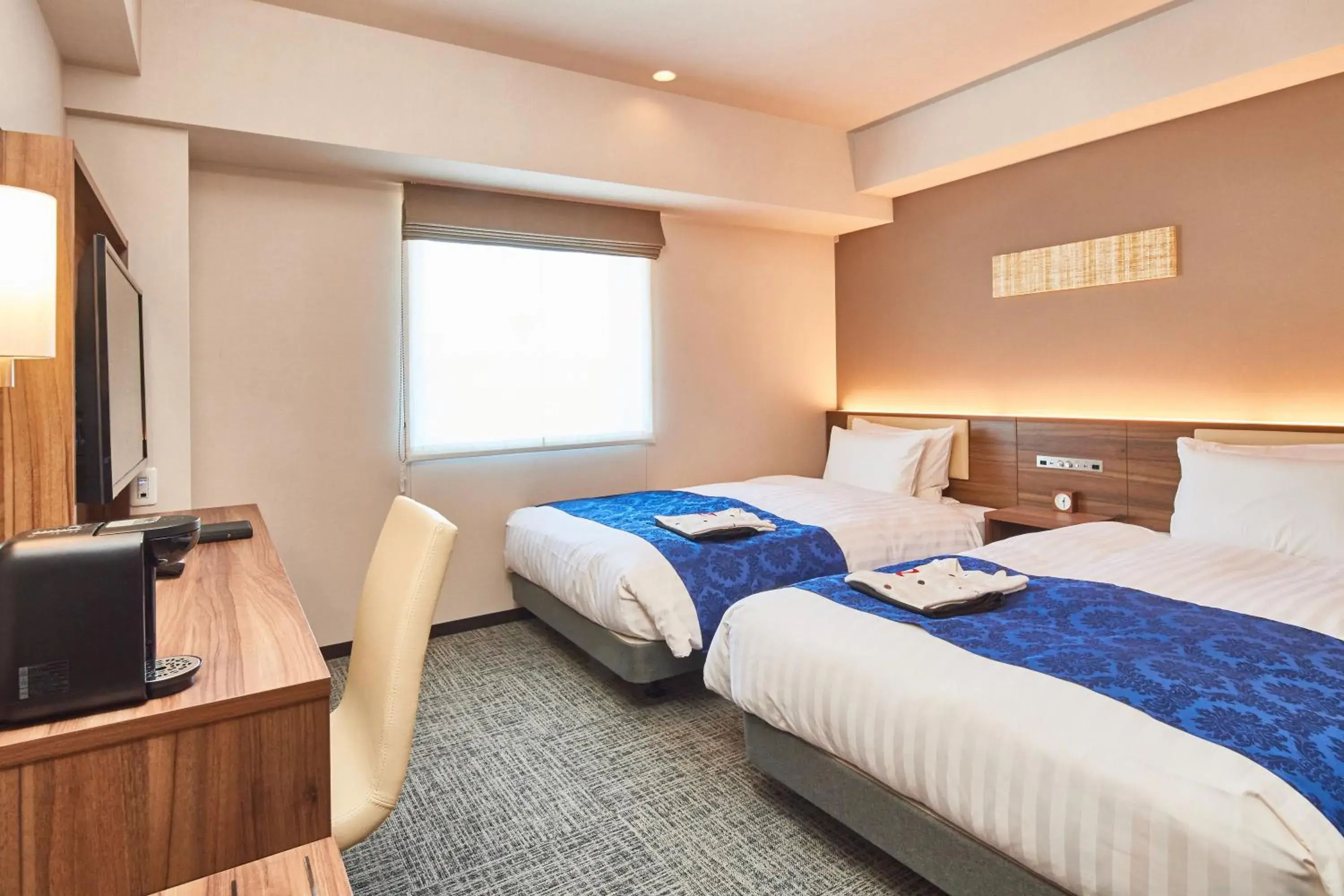 Photo of the whole room, Bed in &and COMFY HOTEL Kumamoto Jo View Photo of the whole room, Bed in &and COMFY HOTEL Kumamoto Jo View