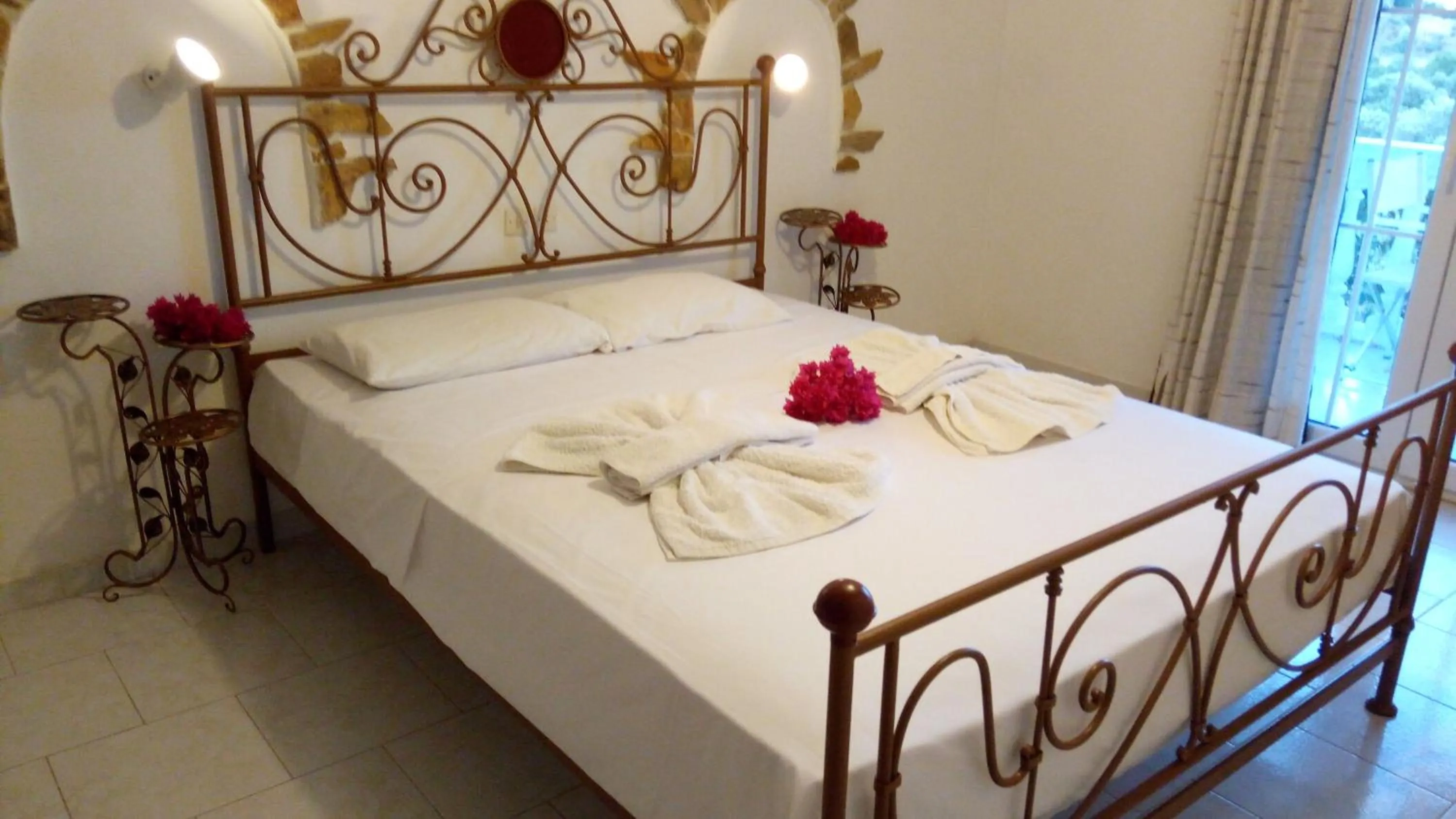 Photo of the whole room, Bed in Angelika